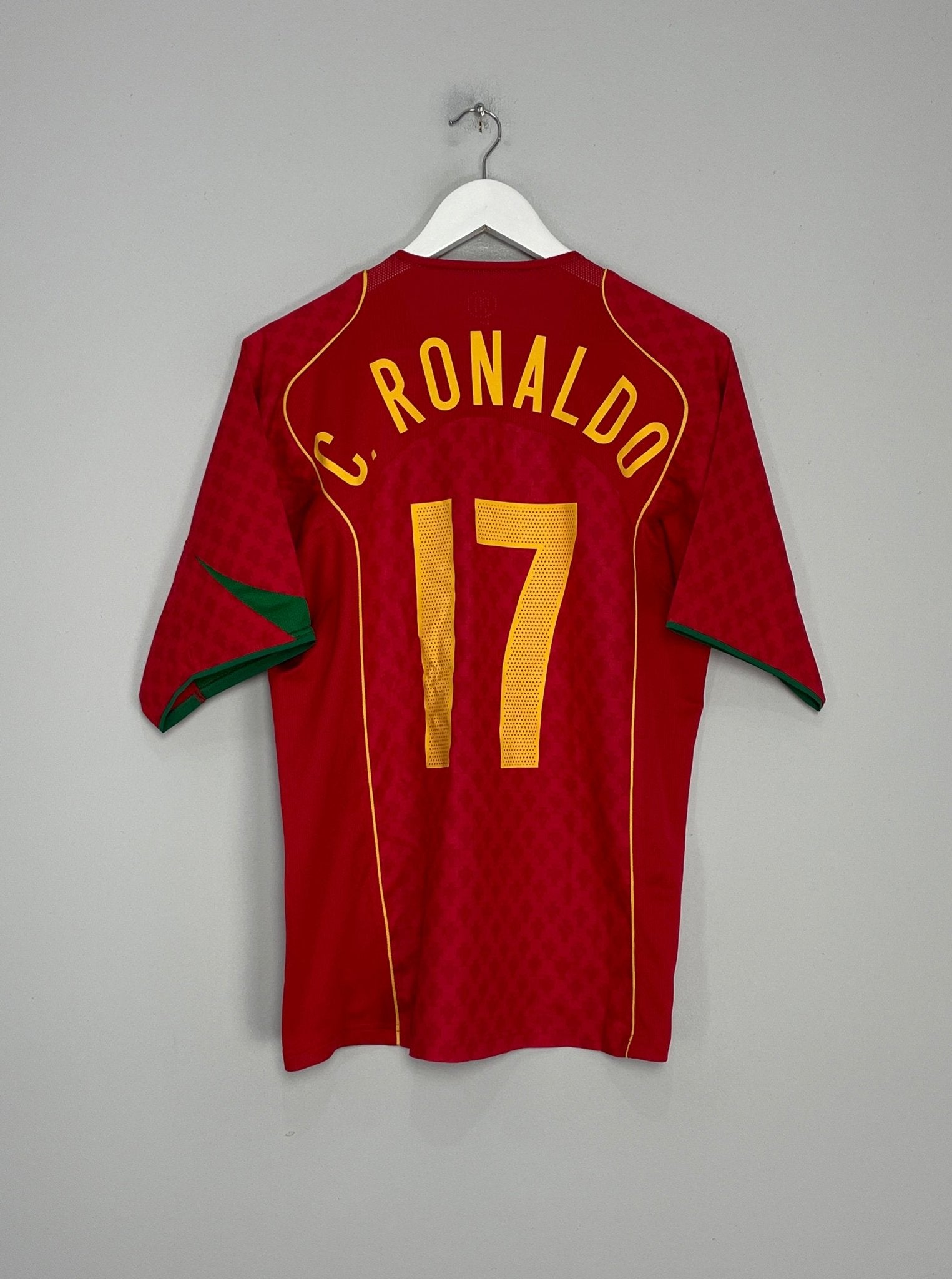 Shop 2004/06 PORTUGAL C.RONALDO #17 HOME SHIRT (M) NIKE, classic football shirts, vintage football shirts & retro soccer jerseys at Cult Kits