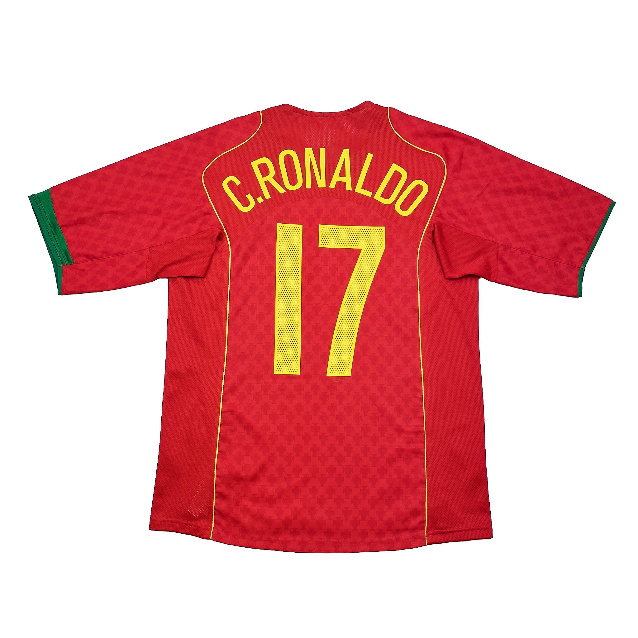 Buy 2004/06 Portugal C.Ronaldo 17 Home Shirt (M) Nike ~ Free worldwide shipping ~ Authentic Vintage Football Shirts from Cult Kits