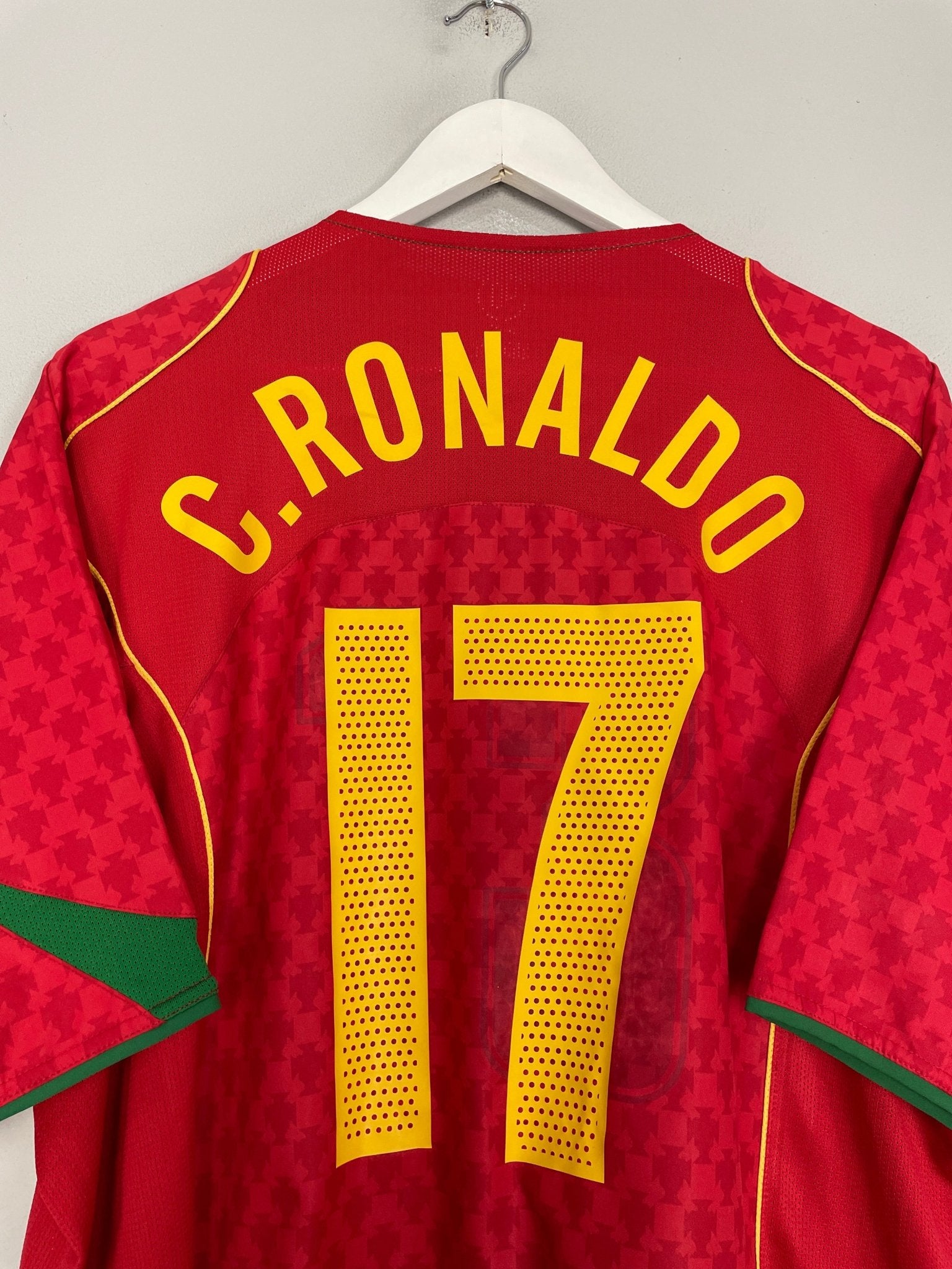 Shop 2004/06 PORTUGAL C.RONALDO #17 HOME SHIRT (XL) NIKE, classic football shirts, vintage football shirts & retro soccer jerseys at Cult Kits