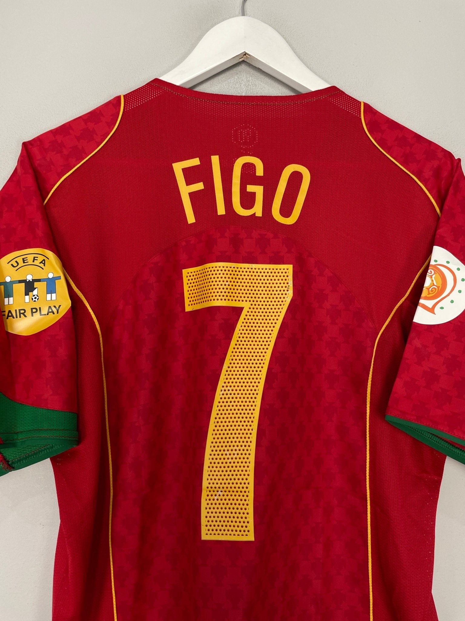 Shop 2004/06 PORTUGAL FIGO #7 HOME SHIRT (M) NIKE, classic football shirts, vintage football shirts & retro soccer jerseys at Cult Kits