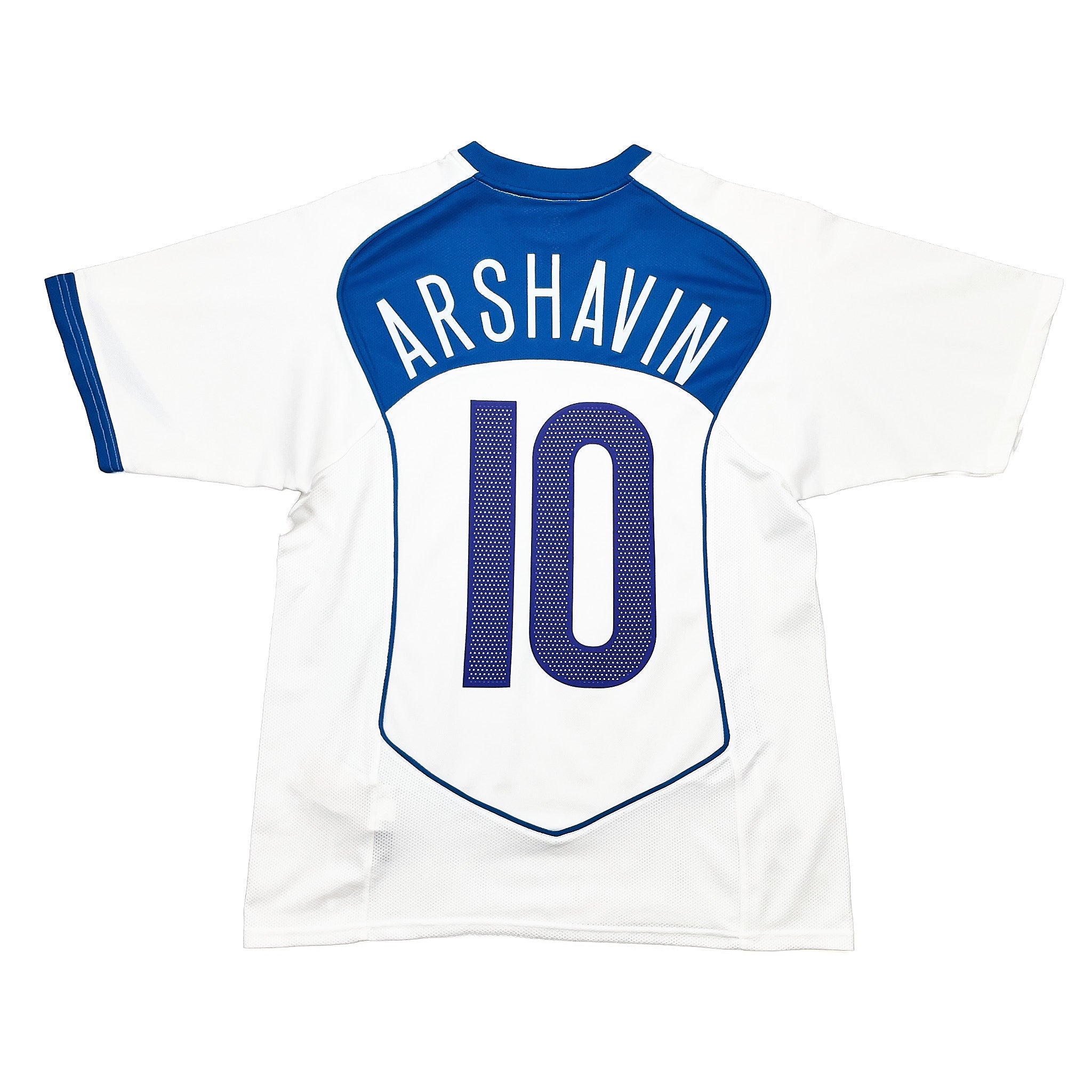 Buy 2004/06 Russia Arshavin 10 Home Shirt (S) Basic Nike ~ Free worldwide shipping ~ Authentic Vintage Football Shirts from Cult Kits