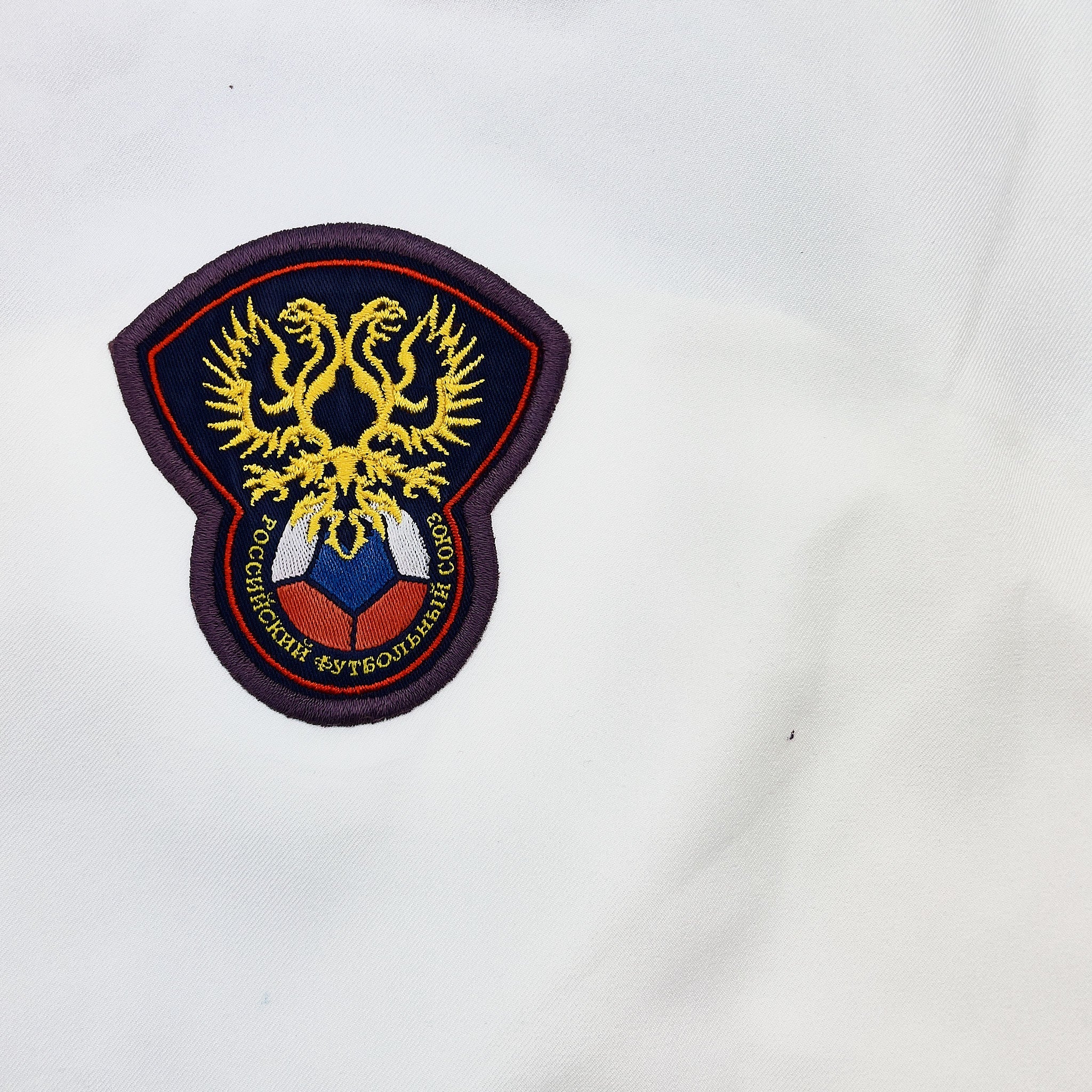 Buy 2004/06 Russia Home Shirt (M) Nike ~ Free worldwide shipping ~ Authentic Vintage Football Shirts from Cult Kits