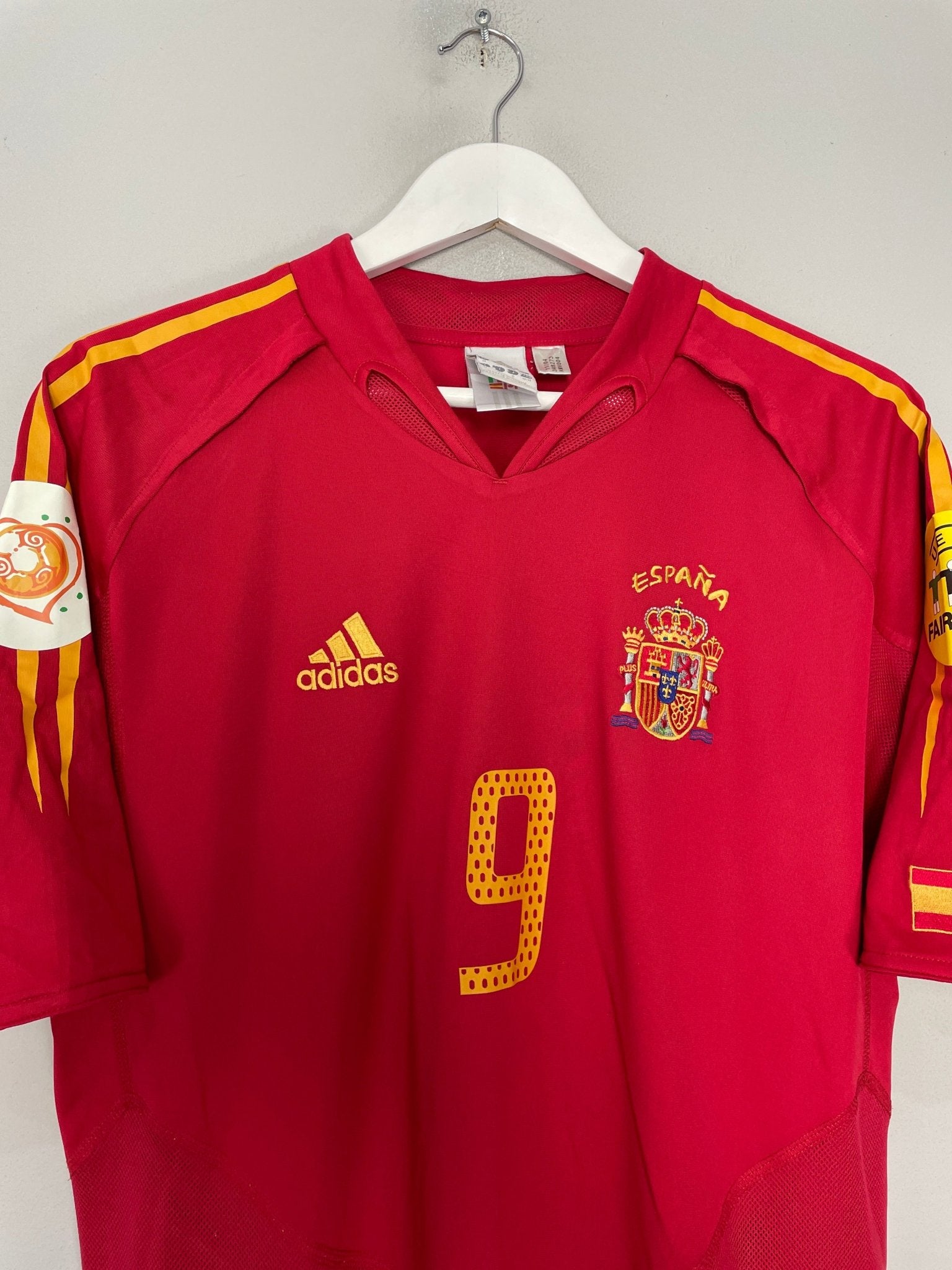 Shop 2004/06 SPAIN F.TORRES #9 HOME SHIRT (M) ADIDAS, classic football shirts, vintage football shirts & retro soccer jerseys at Cult Kits