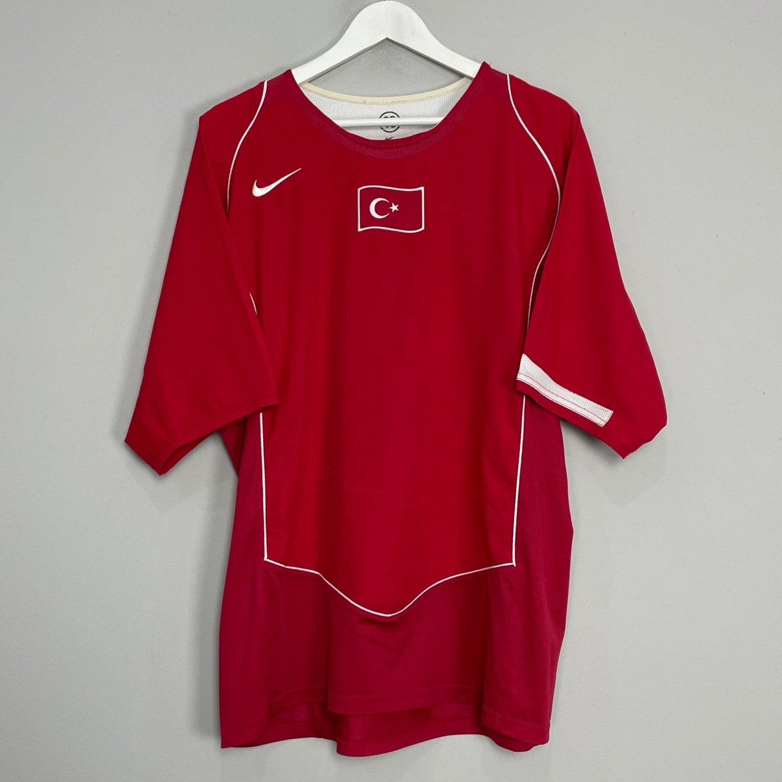 Shop 2004/06 TURKEY #17 HOME SHIRT (XL) NIKE, classic football shirts, vintage football shirts & retro soccer jerseys at Cult Kits