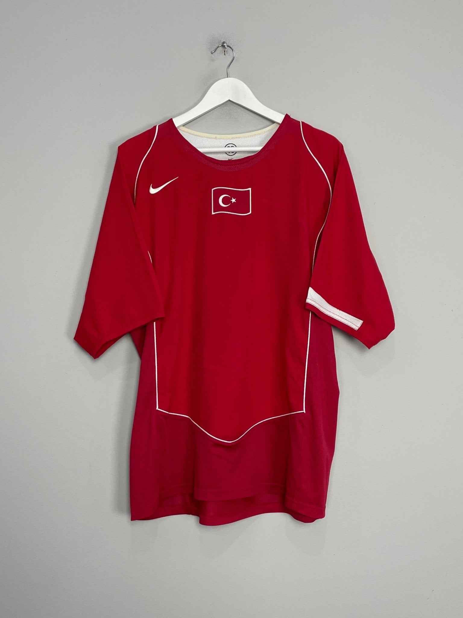 Shop 2004/06 TURKEY #17 HOME SHIRT (XL) NIKE, classic football shirts, vintage football shirts & retro soccer jerseys at Cult Kits