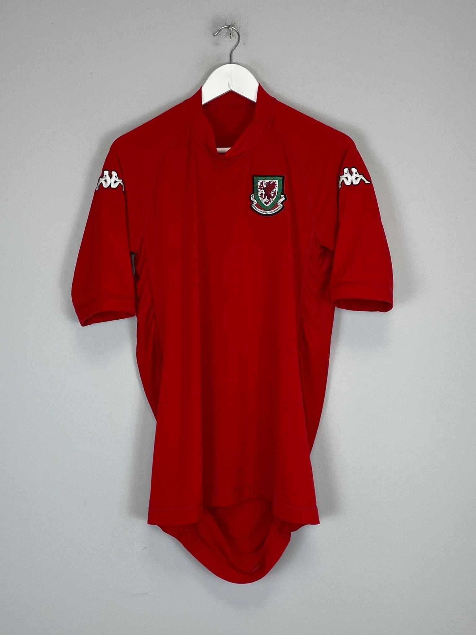 Shop 2004/06 WALES HOME SHIRT (L) KAPPA, classic football shirts, vintage football shirts & retro soccer jerseys at Cult Kits