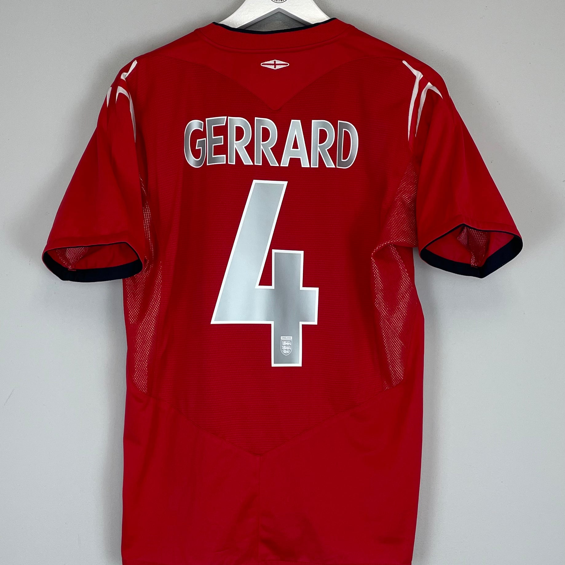 Shop 2004/06 ENGLAND GERRARD #4 AWAY SHIRT (M) UMBRO, classic football shirts, vintage football shirts & retro soccer jerseys at Cult Kits