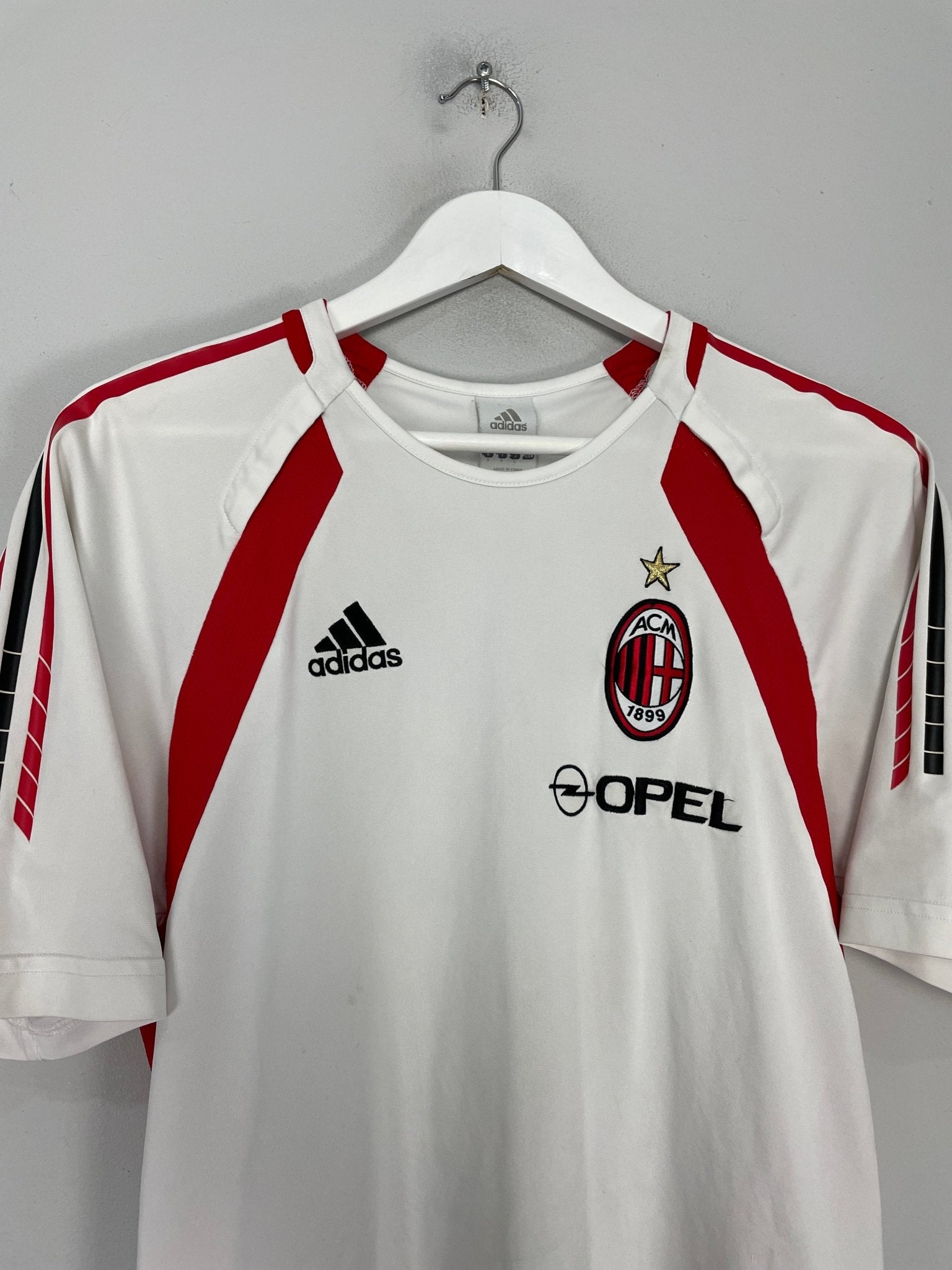 Shop 2005/06 AC MILAN TRAINING SHIRT (M) ADIDAS, classic football shirts, vintage football shirts & retro soccer jerseys at Cult Kits