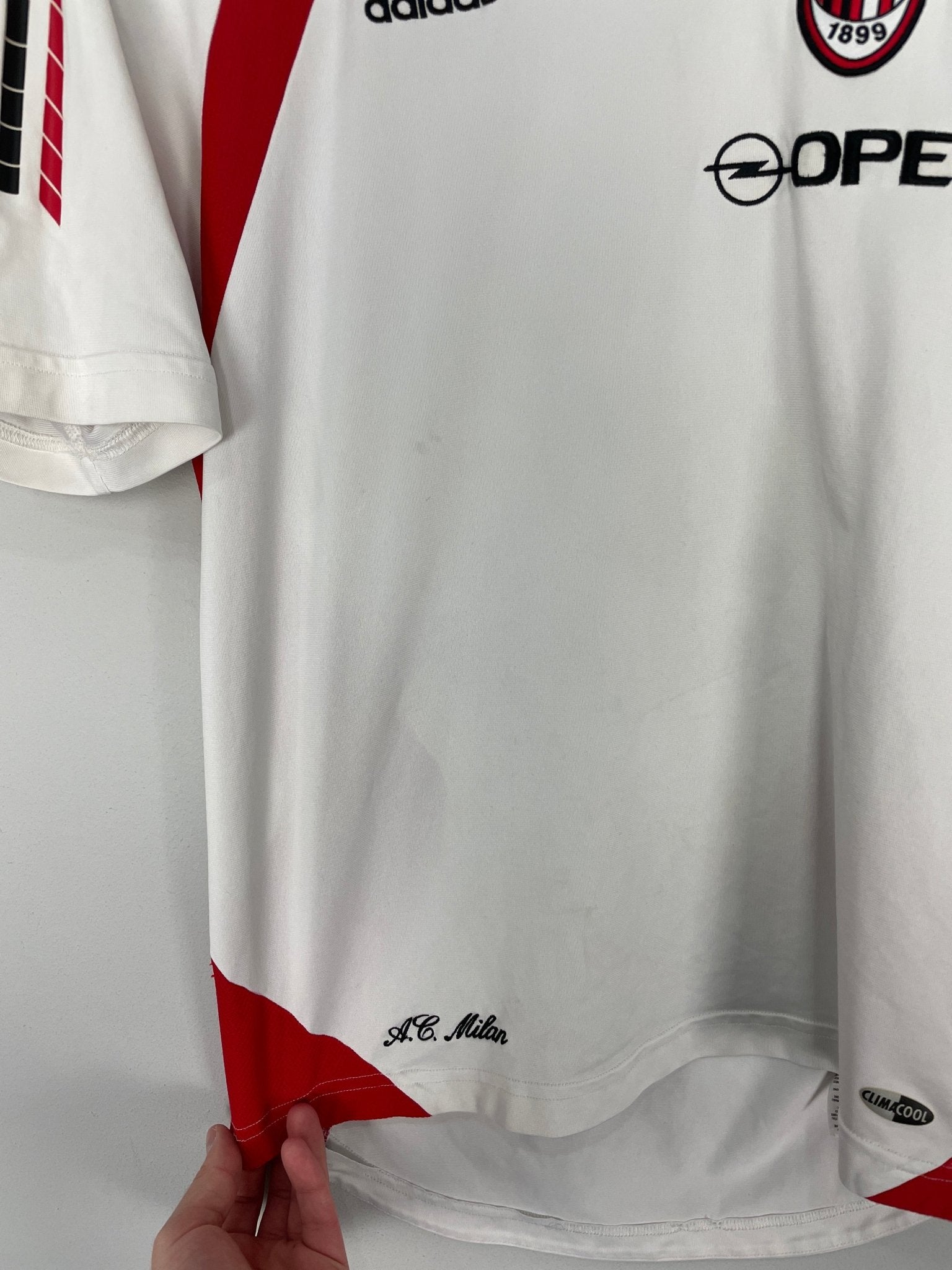 Shop 2005/06 AC MILAN TRAINING SHIRT (M) ADIDAS, classic football shirts, vintage football shirts & retro soccer jerseys at Cult Kits