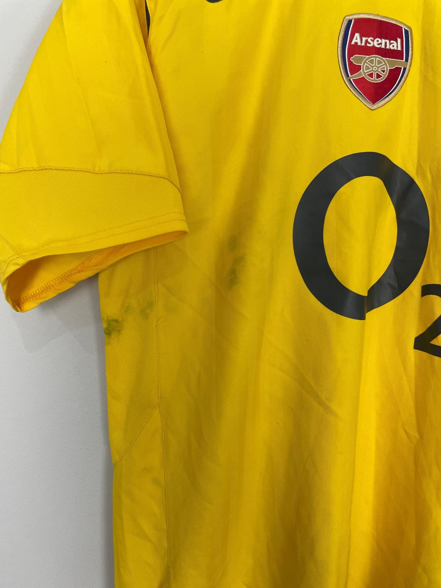 Shop 2005/06 ARSENAL AWAY SHIRT (M) NIKE, classic football shirts, vintage football shirts & retro soccer jerseys at Cult Kits