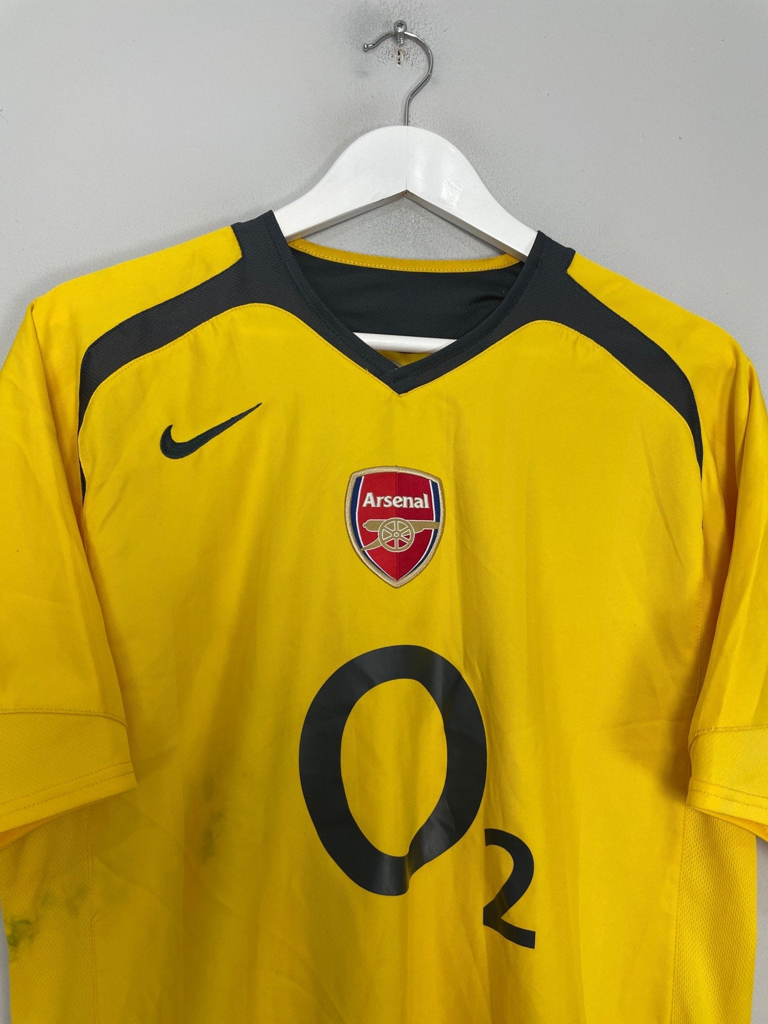 Shop 2005/06 ARSENAL AWAY SHIRT (M) NIKE, classic football shirts, vintage football shirts & retro soccer jerseys at Cult Kits