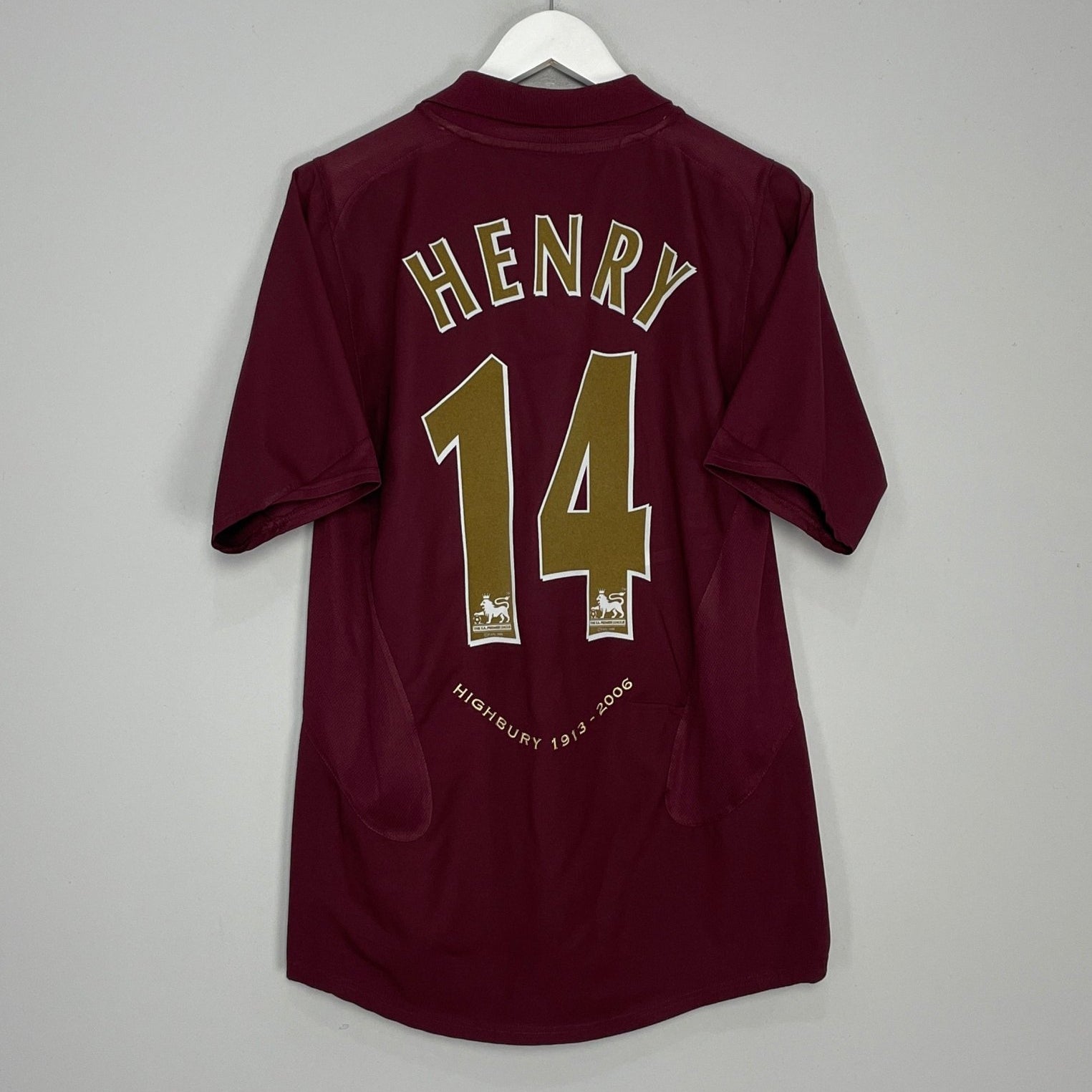Shop 2005/06 ARSENAL HENRY #14 HOME SHIRT (M) NIKE, classic football shirts, vintage football shirts & retro soccer jerseys at Cult Kits