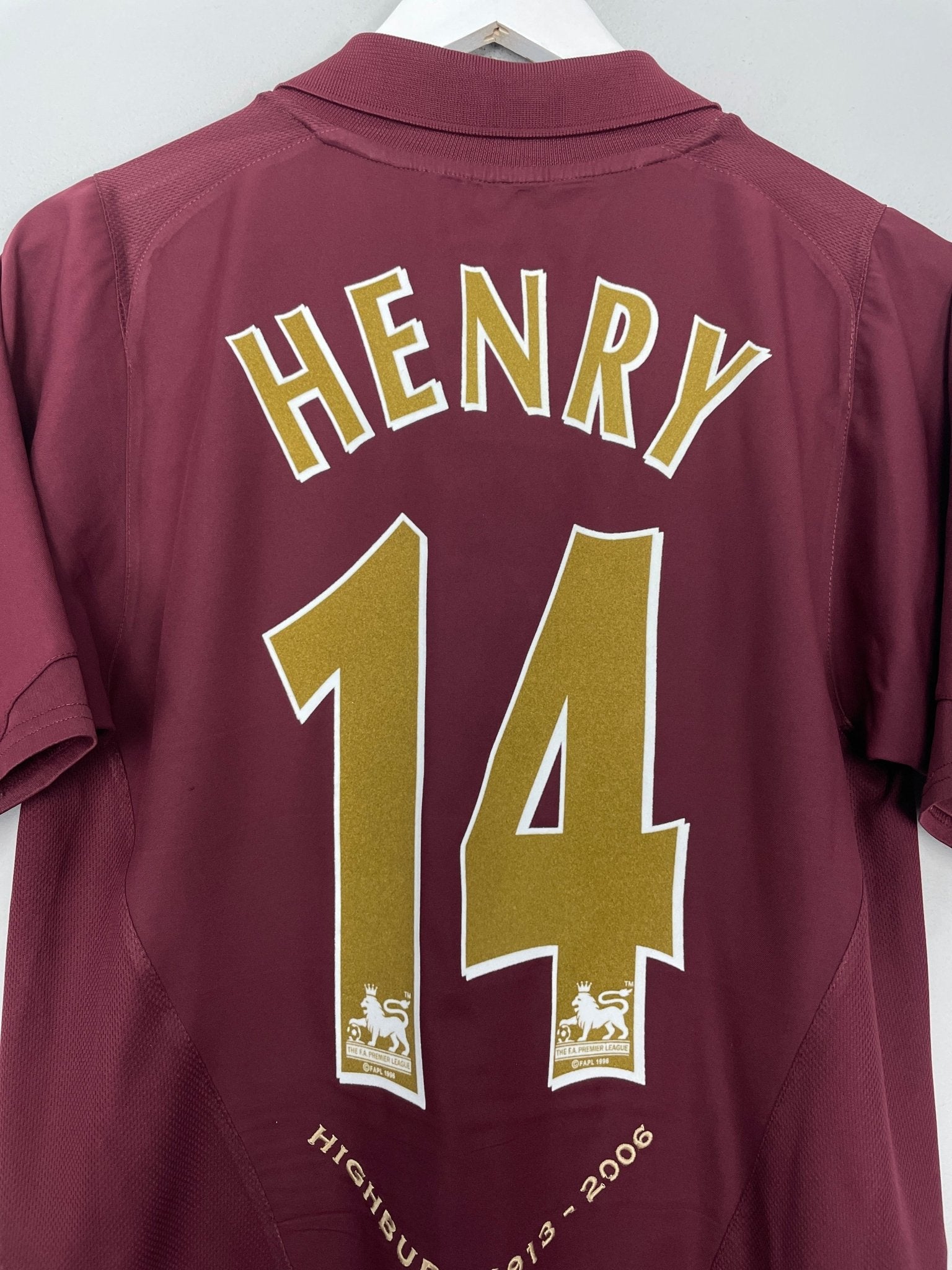 Shop 2005/06 ARSENAL HENRY #14 HOME SHIRT (M) NIKE, classic football shirts, vintage football shirts & retro soccer jerseys at Cult Kits