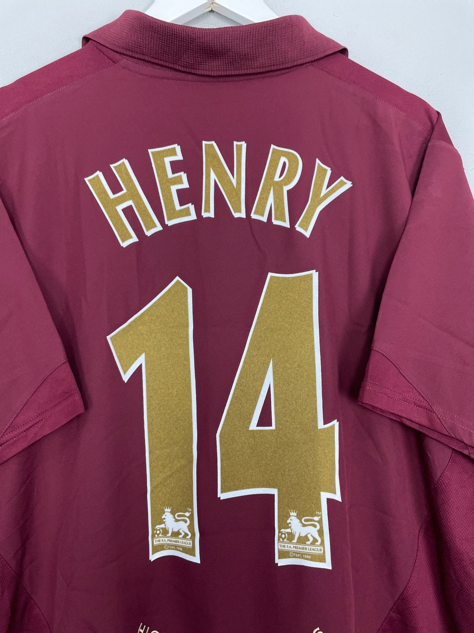 Shop 2005/06 ARSENAL HENRY #14 HOME SHIRT (XXL) NIKE, classic football shirts, vintage football shirts & retro soccer jerseys at Cult Kits