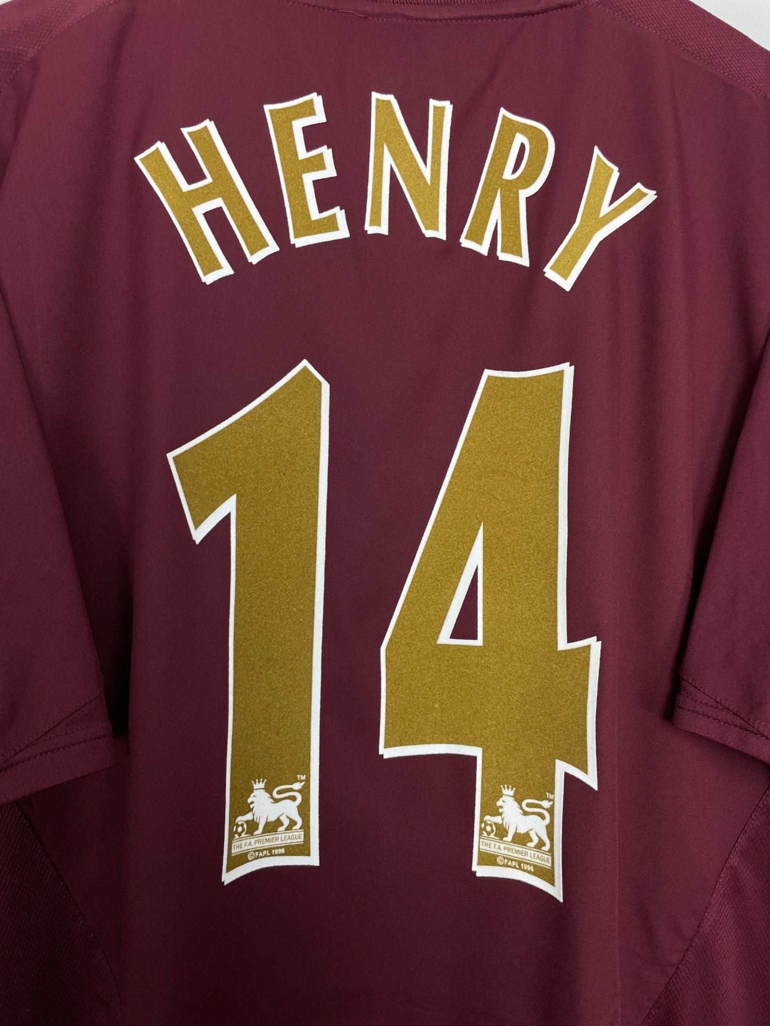 Shop 2005/06 ARSENAL HENRY #14 HOME SHIRT (XXL) NIKE, classic football shirts, vintage football shirts & retro soccer jerseys at Cult Kits