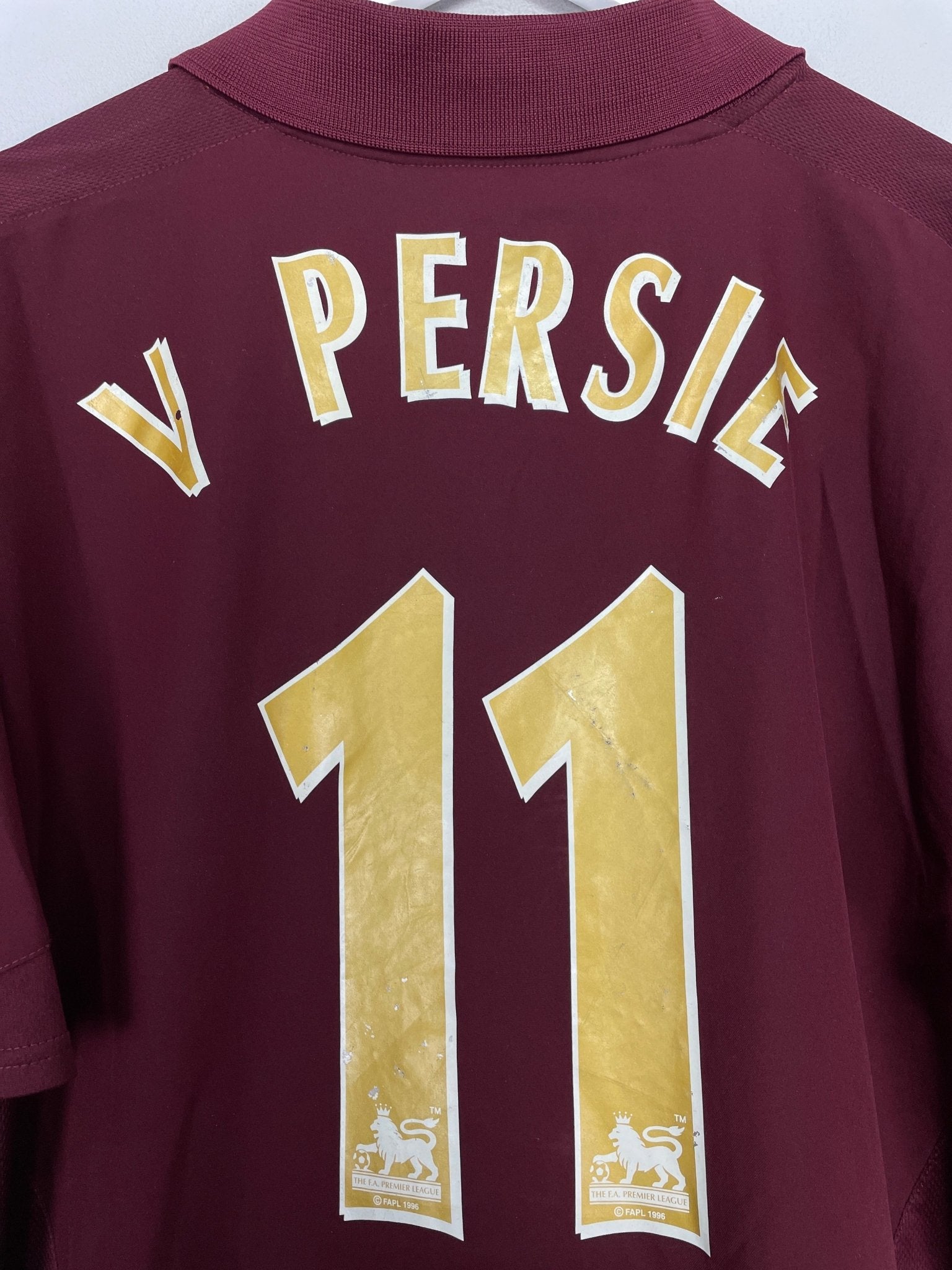 Shop 2005/06 ARSENAL V.PERSIE #11 HOME SHIRT (L) NIKE, classic football shirts, vintage football shirts & retro soccer jerseys at Cult Kits