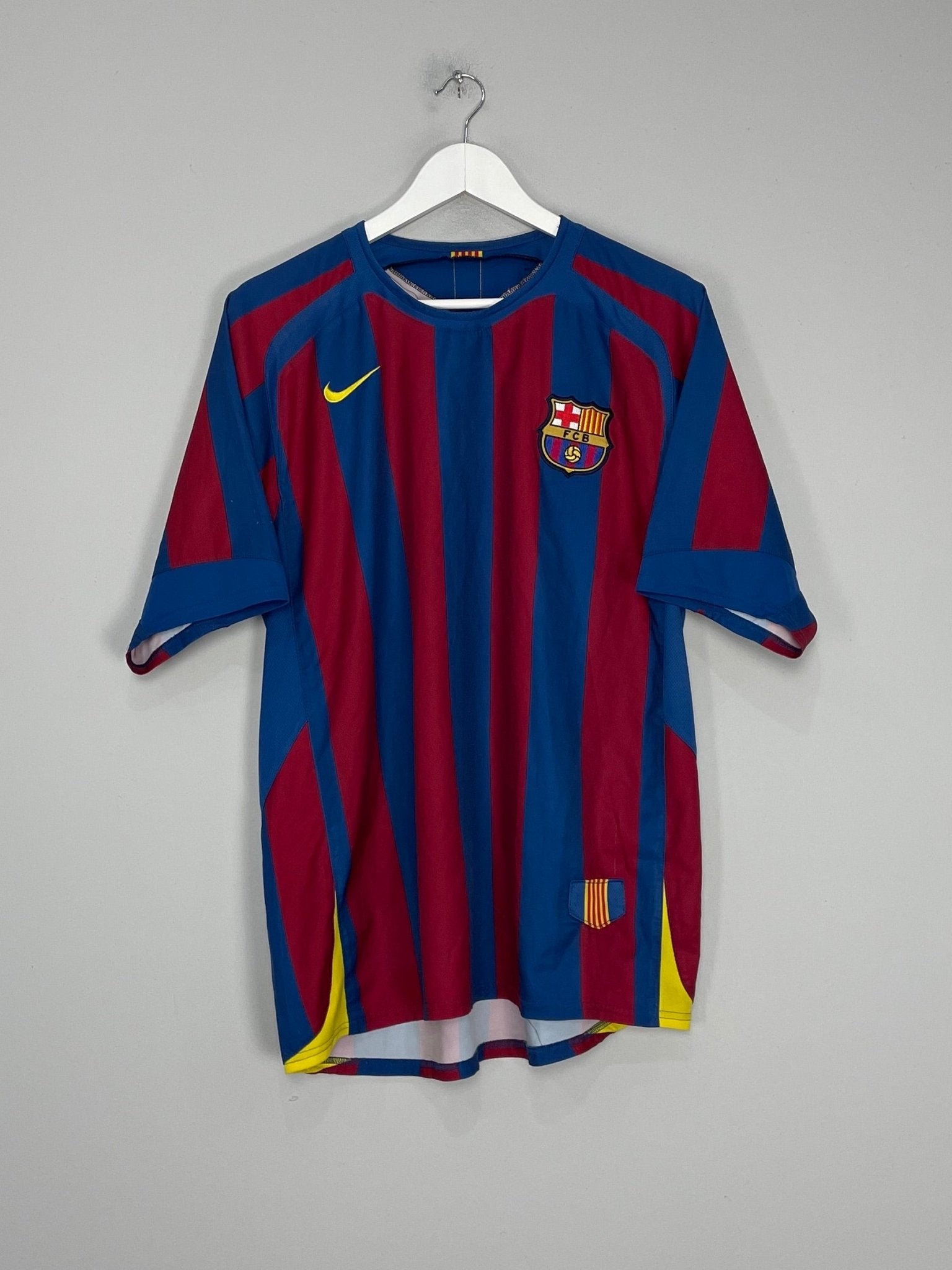 Shop 2005/06 BARCELONA HOME SHIRT (M) NIKE, classic football shirts, vintage football shirts & retro soccer jerseys at Cult Kits