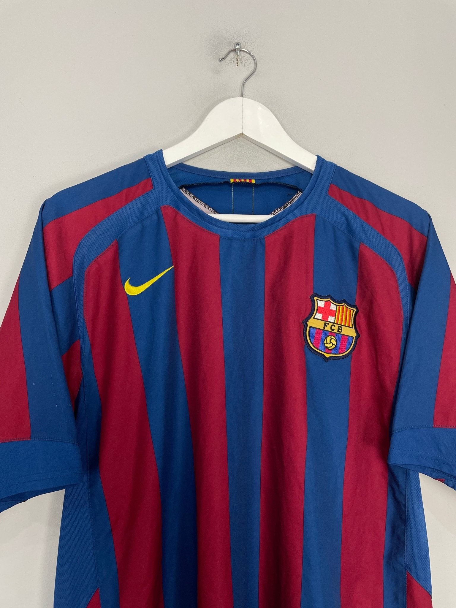 Shop 2005/06 BARCELONA HOME SHIRT (M) NIKE, classic football shirts, vintage football shirts & retro soccer jerseys at Cult Kits