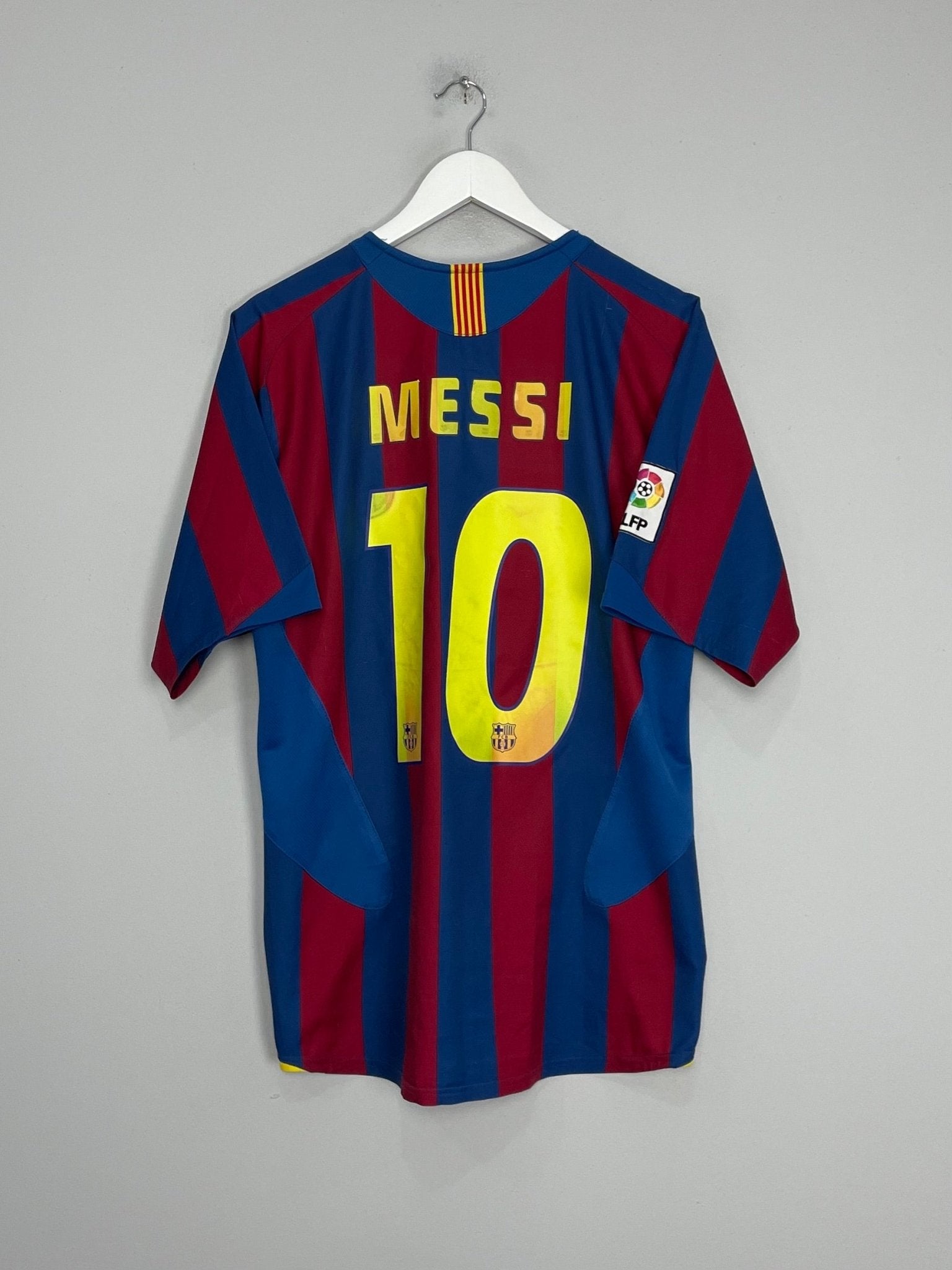 Shop 2005/06 BARCELONA MESSI #10 HOME SHIRT (L) NIKE, classic football shirts, vintage football shirts & retro soccer jerseys at Cult Kits