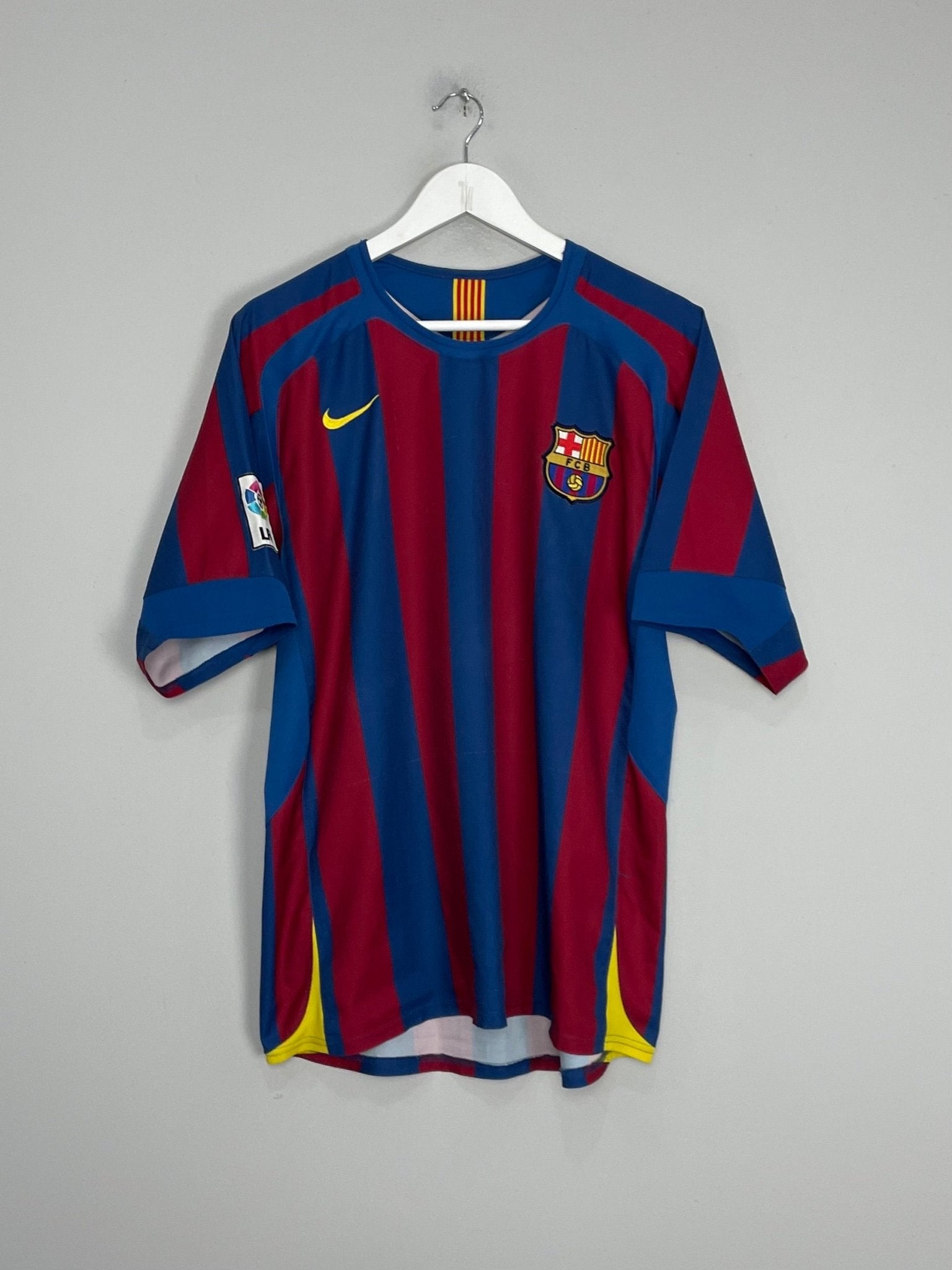 Shop 2005/06 BARCELONA MESSI #10 HOME SHIRT (L) NIKE, classic football shirts, vintage football shirts & retro soccer jerseys at Cult Kits