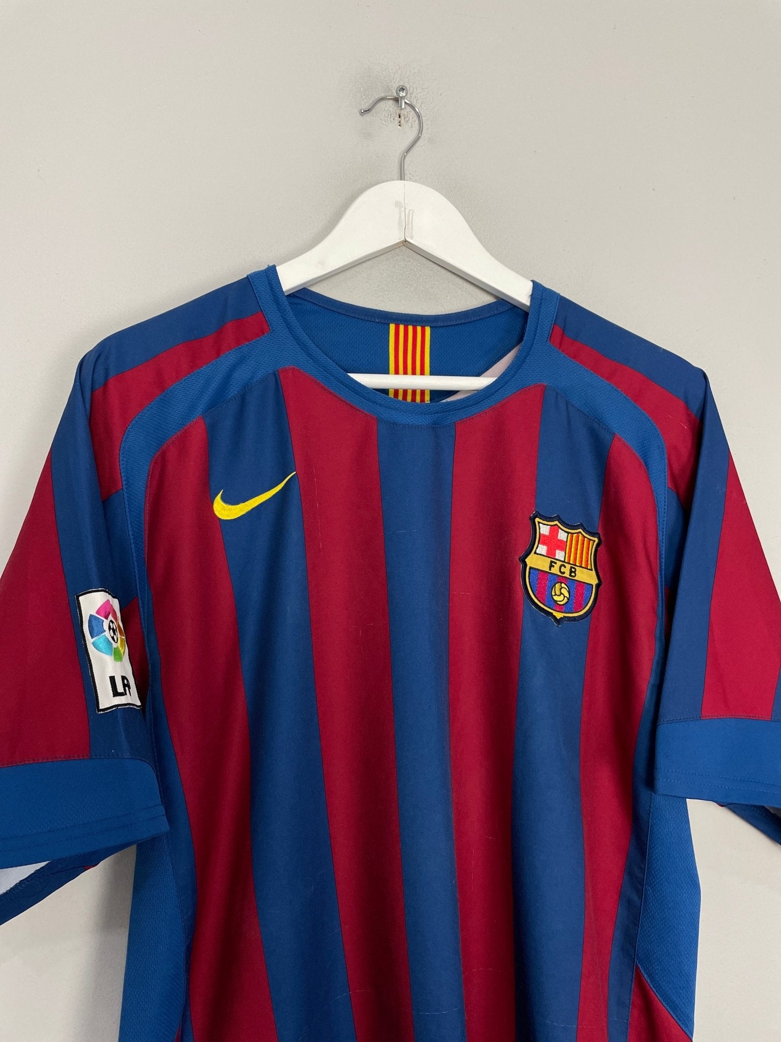 Shop 2005/06 BARCELONA MESSI #10 HOME SHIRT (L) NIKE, classic football shirts, vintage football shirts & retro soccer jerseys at Cult Kits