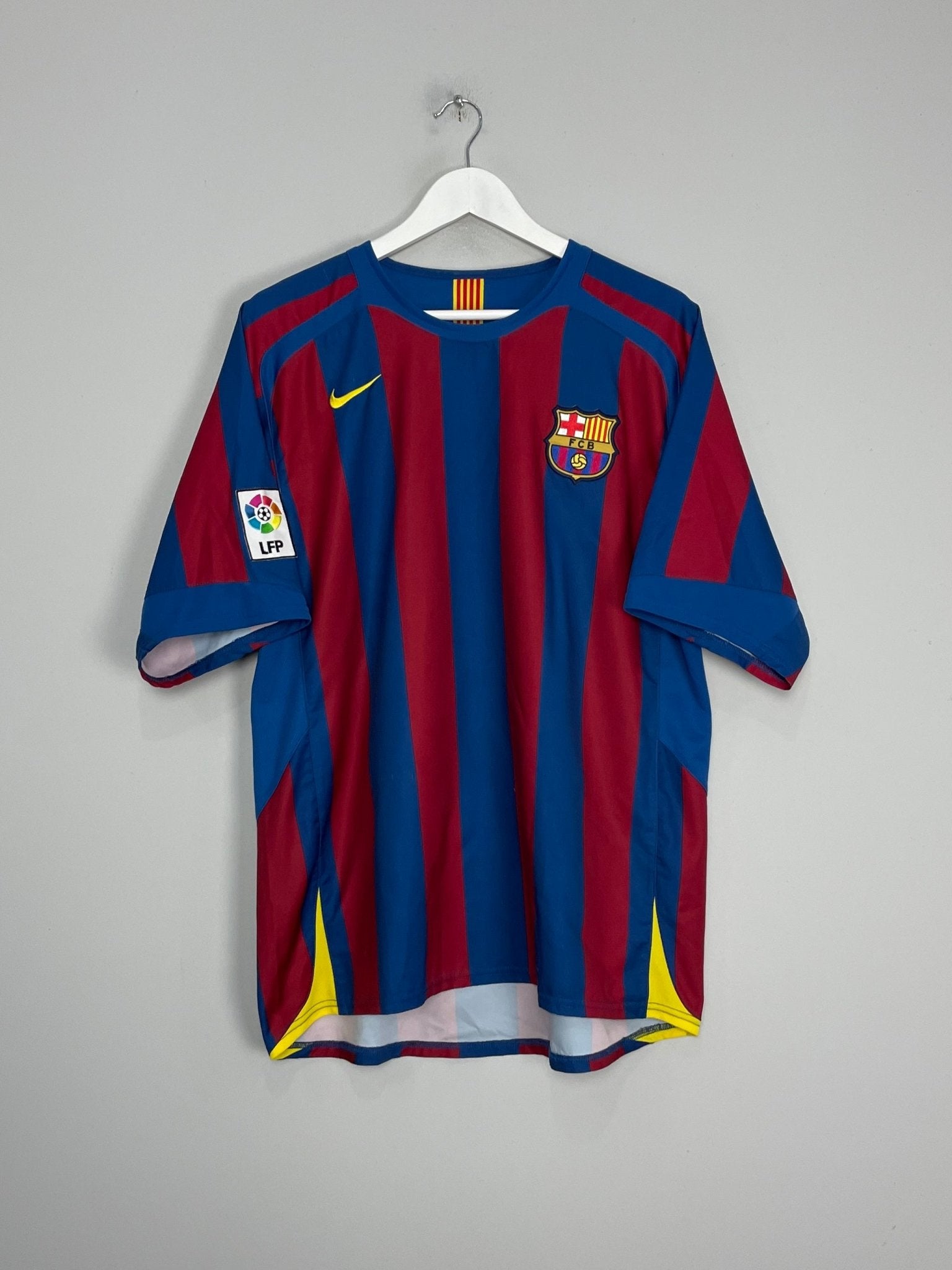 2005/06 BARCELONA MESSI #19 HOME SHIRT (L) NIKE – Cult Kits