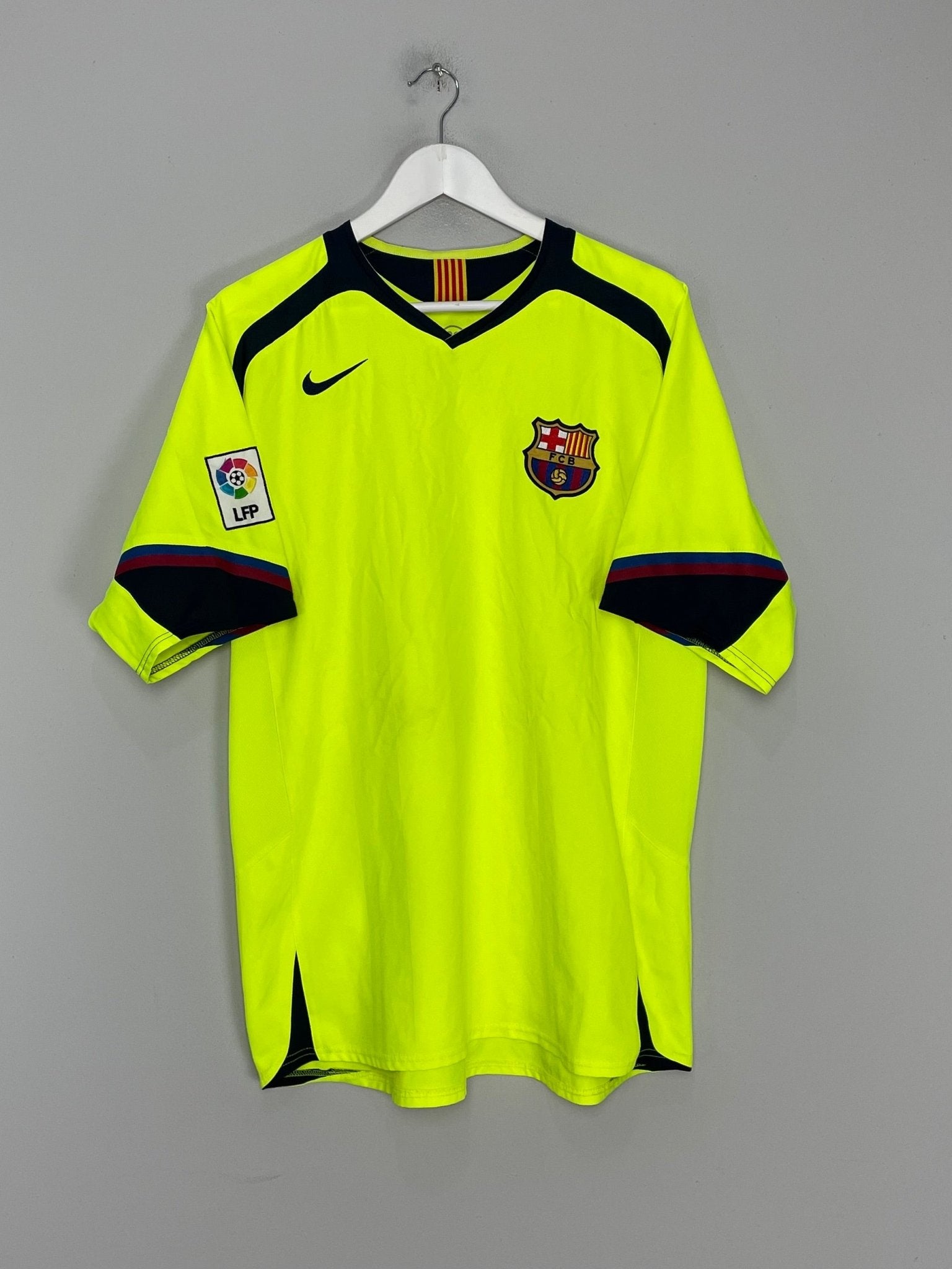 Shop 2005/06 BARCELONA RONALDINHO #10 AWAY SHIRT (L) NIKE, classic football shirts, vintage football shirts & retro soccer jerseys at Cult Kits