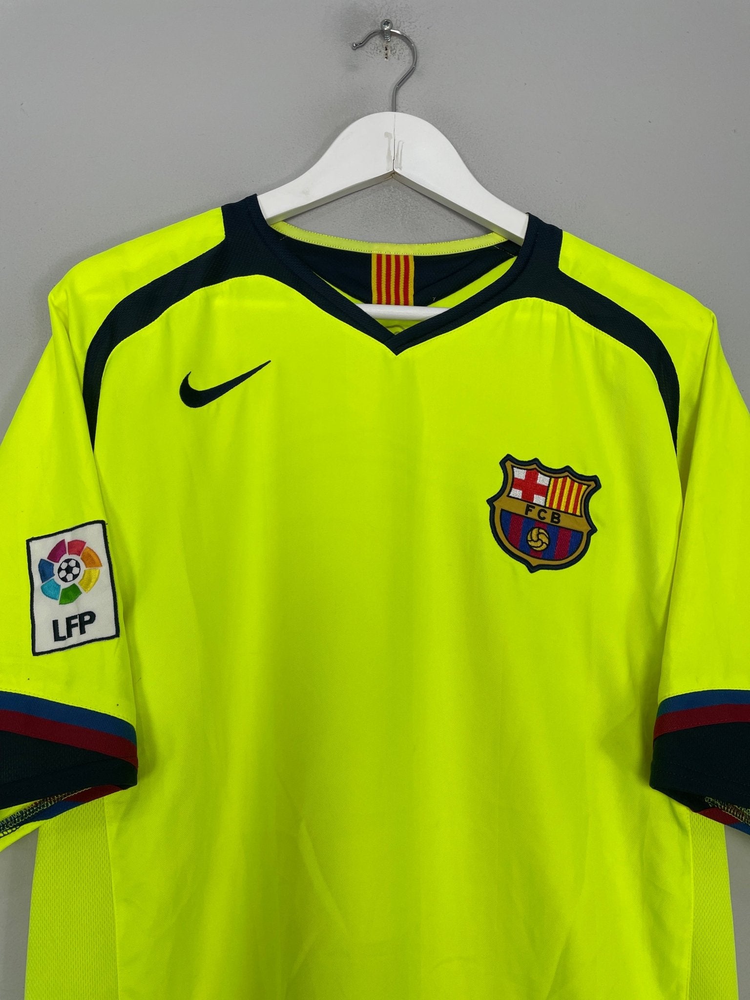 Shop 2005/06 BARCELONA RONALDINHO #10 AWAY SHIRT (L) NIKE, classic football shirts, vintage football shirts & retro soccer jerseys at Cult Kits