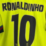 Shop 2005/06 BARCELONA RONALDINHO #10 AWAY SHIRT (L) NIKE, classic football shirts, vintage football shirts & retro soccer jerseys at Cult Kits