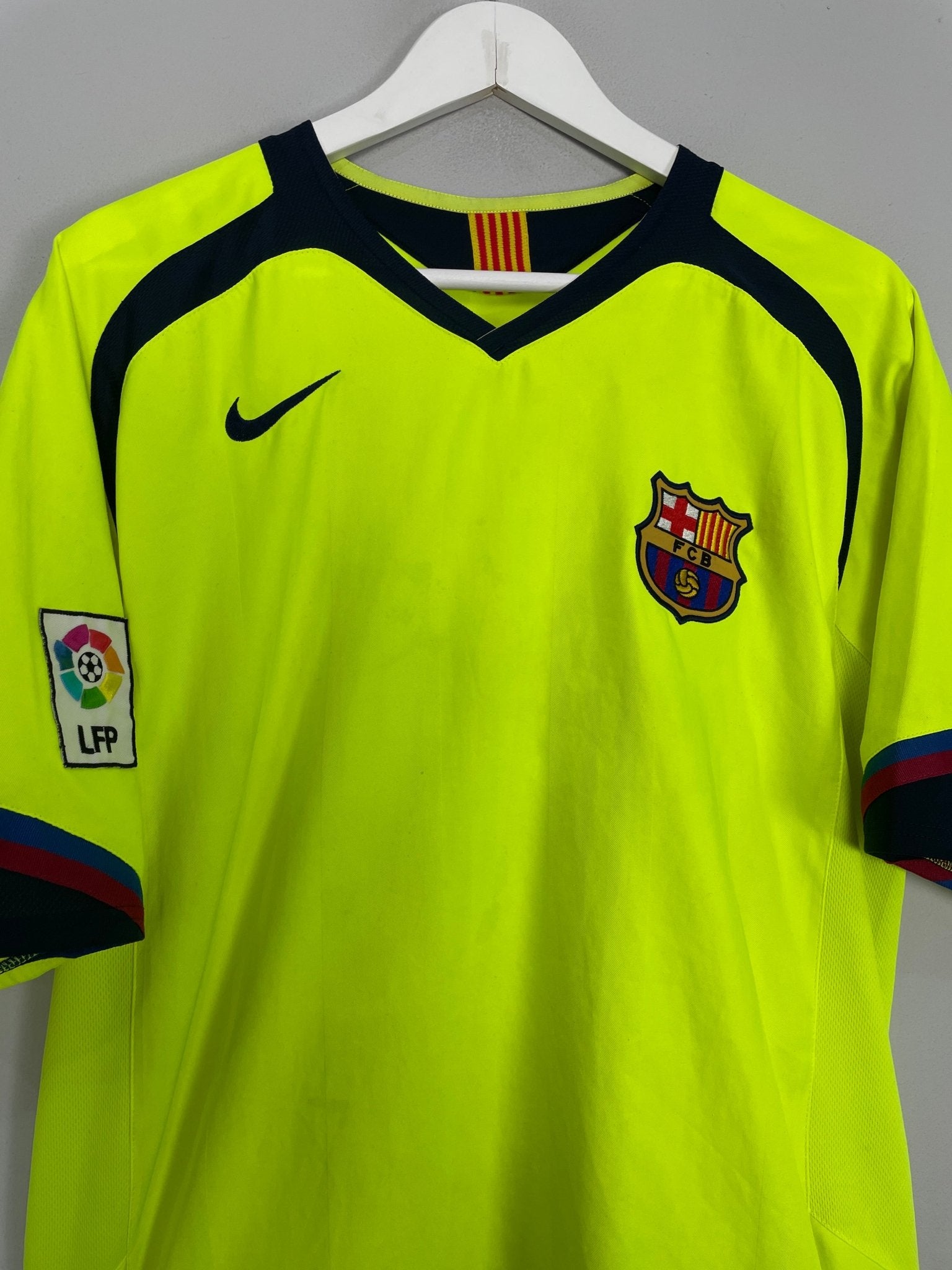 Shop 2005/06 BARCELONA RONALDINHO #10 AWAY SHIRT (L) NIKE, classic football shirts, vintage football shirts & retro soccer jerseys at Cult Kits