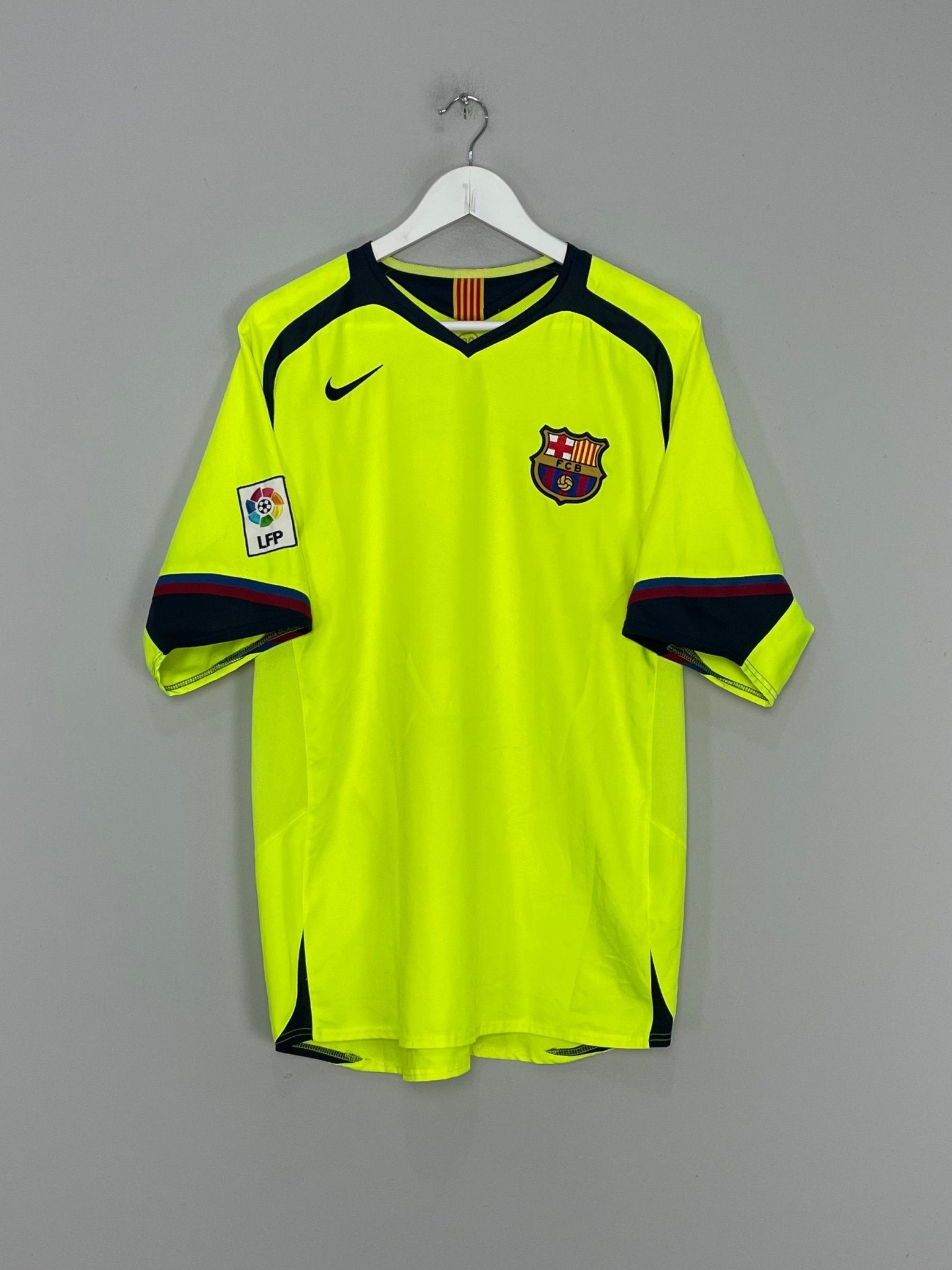 Shop 2005/06 BARCELONA RONALDINHO #10 AWAY SHIRT (L) NIKE, classic football shirts, vintage football shirts & retro soccer jerseys at Cult Kits