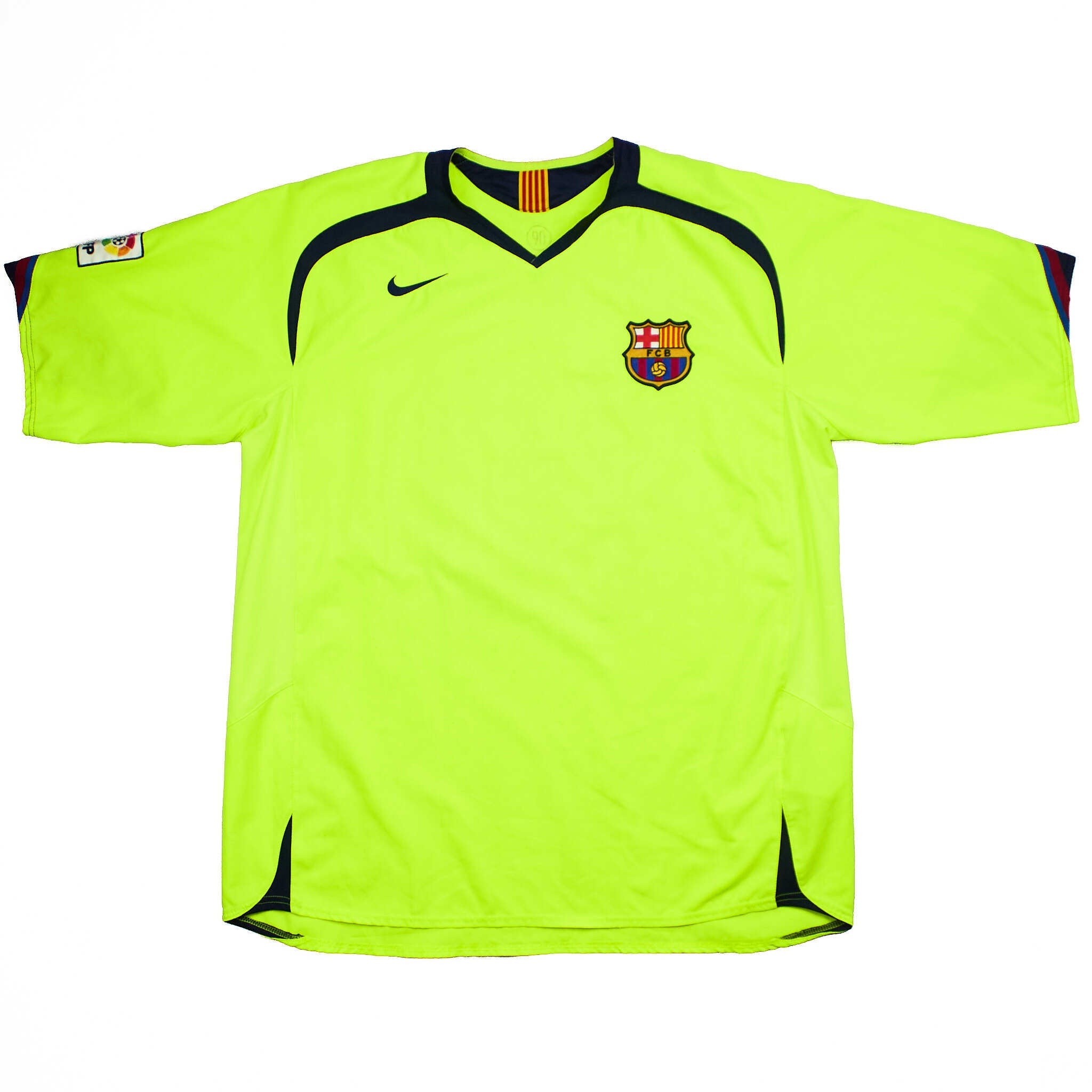 Buy 2005/06 Barcelona Ronaldinho 10 Away Shirt (XXL) Nike ~ Free worldwide shipping ~ Authentic Vintage Football Shirts from Cult Kits