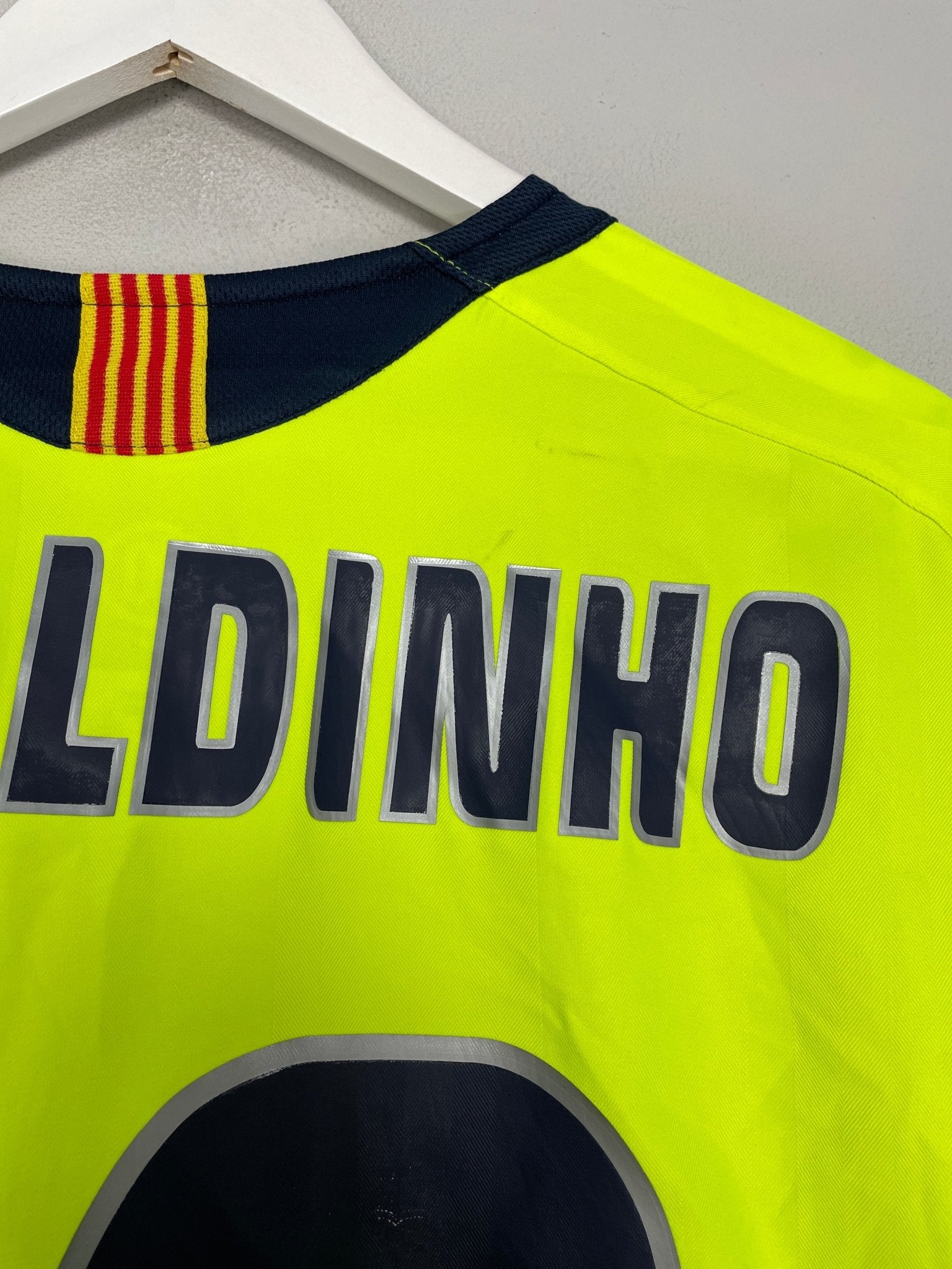 Shop 2005/06 BARCELONA RONALDINHO #10 C/L AWAY SHIRT (L) NIKE, classic football shirts, vintage football shirts & retro soccer jerseys at Cult Kits