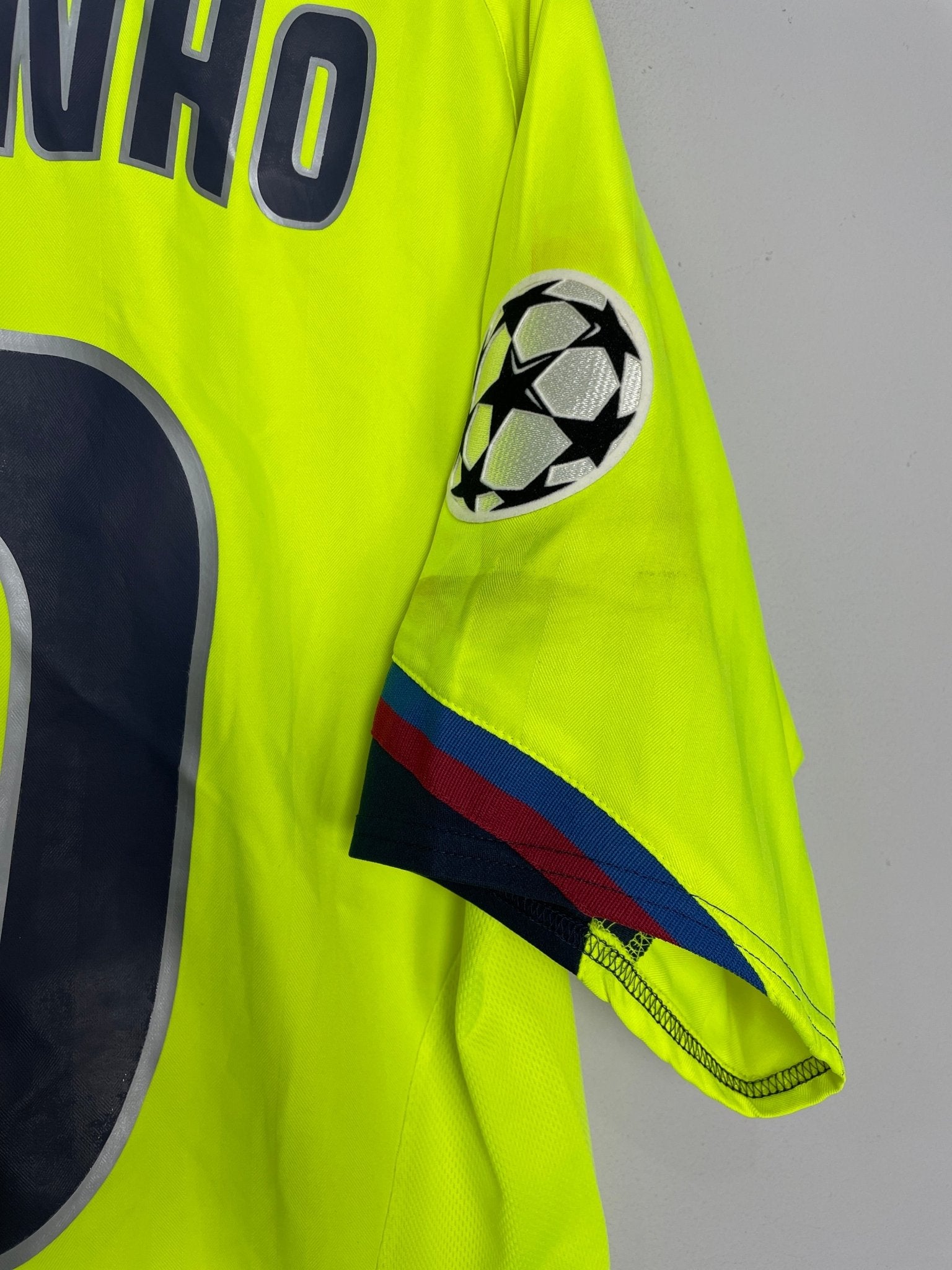 Shop 2005/06 BARCELONA RONALDINHO #10 C/L AWAY SHIRT (L) NIKE, classic football shirts, vintage football shirts & retro soccer jerseys at Cult Kits