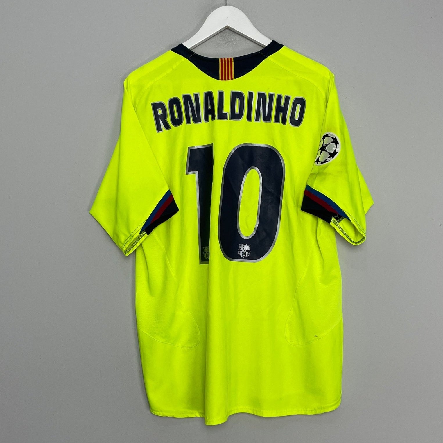 Shop 2005/06 BARCELONA RONALDINHO #10 C/L AWAY SHIRT (L) NIKE, classic football shirts, vintage football shirts & retro soccer jerseys at Cult Kits