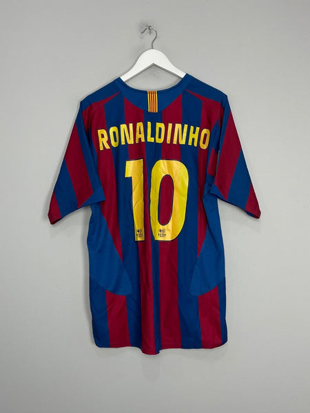 2005/06 BARCELONA RONALDINHO #10 HOME SHIRT (L) NIKE – Cult Kits