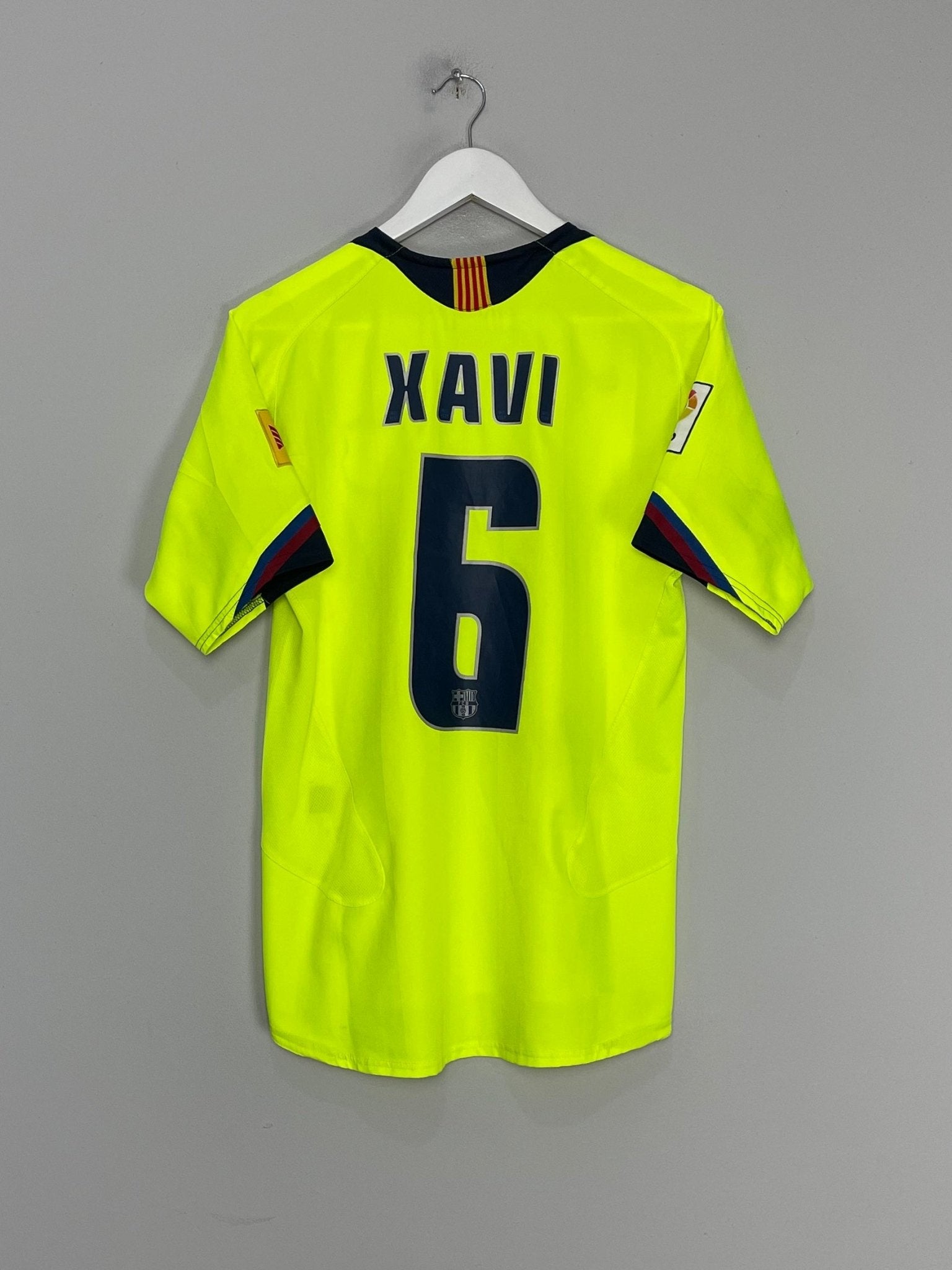 Shop 2005/06 BARCELONA XAVI #6 AWAY SHIRT (S) NIKE, classic football shirts, vintage football shirts & retro soccer jerseys at Cult Kits