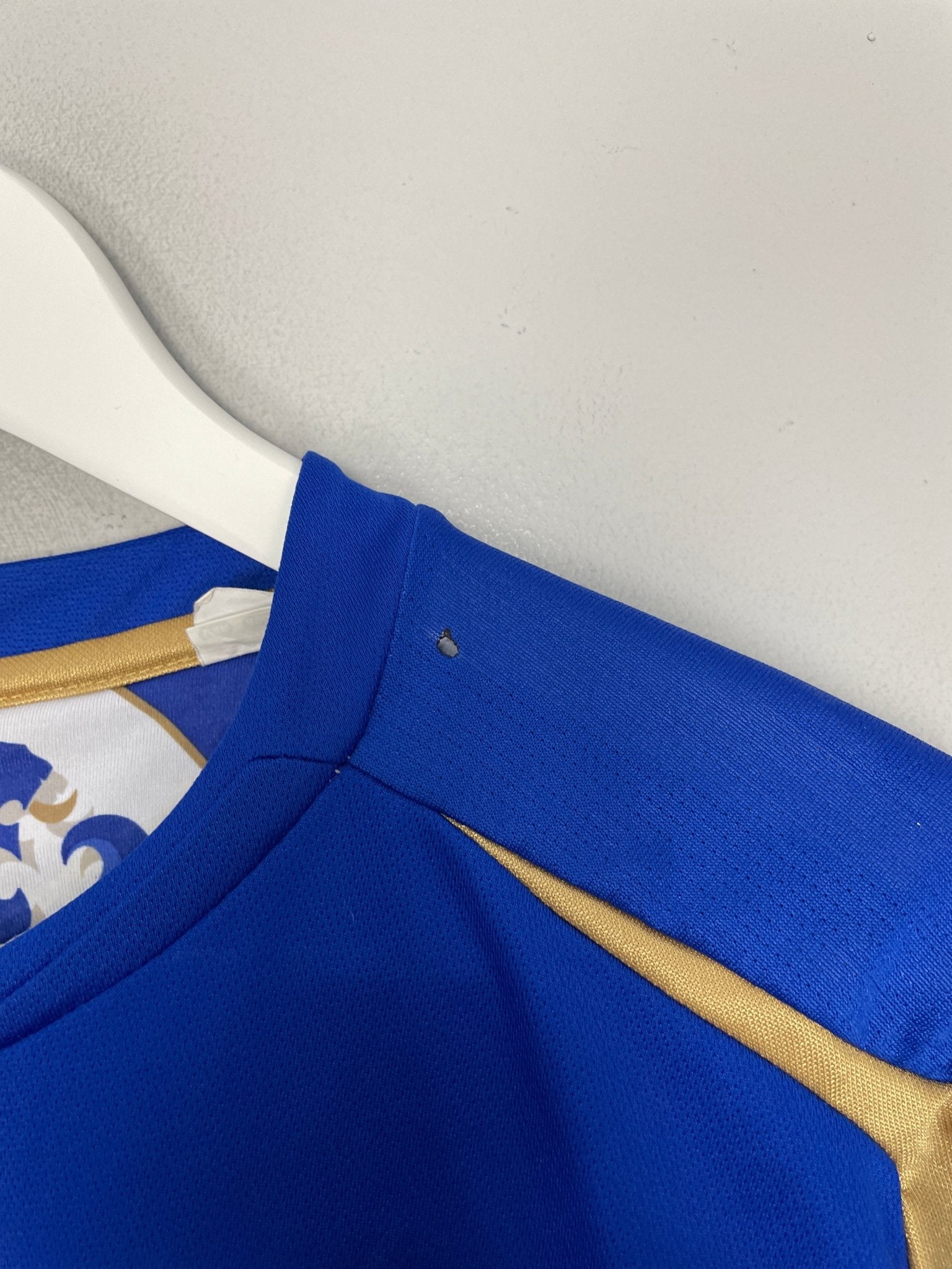Shop 2005/06 CHELSEA CHAMPIONS #05 HOME SHIRT (L) UMBRO, classic football shirts, vintage football shirts & retro soccer jerseys at Cult Kits