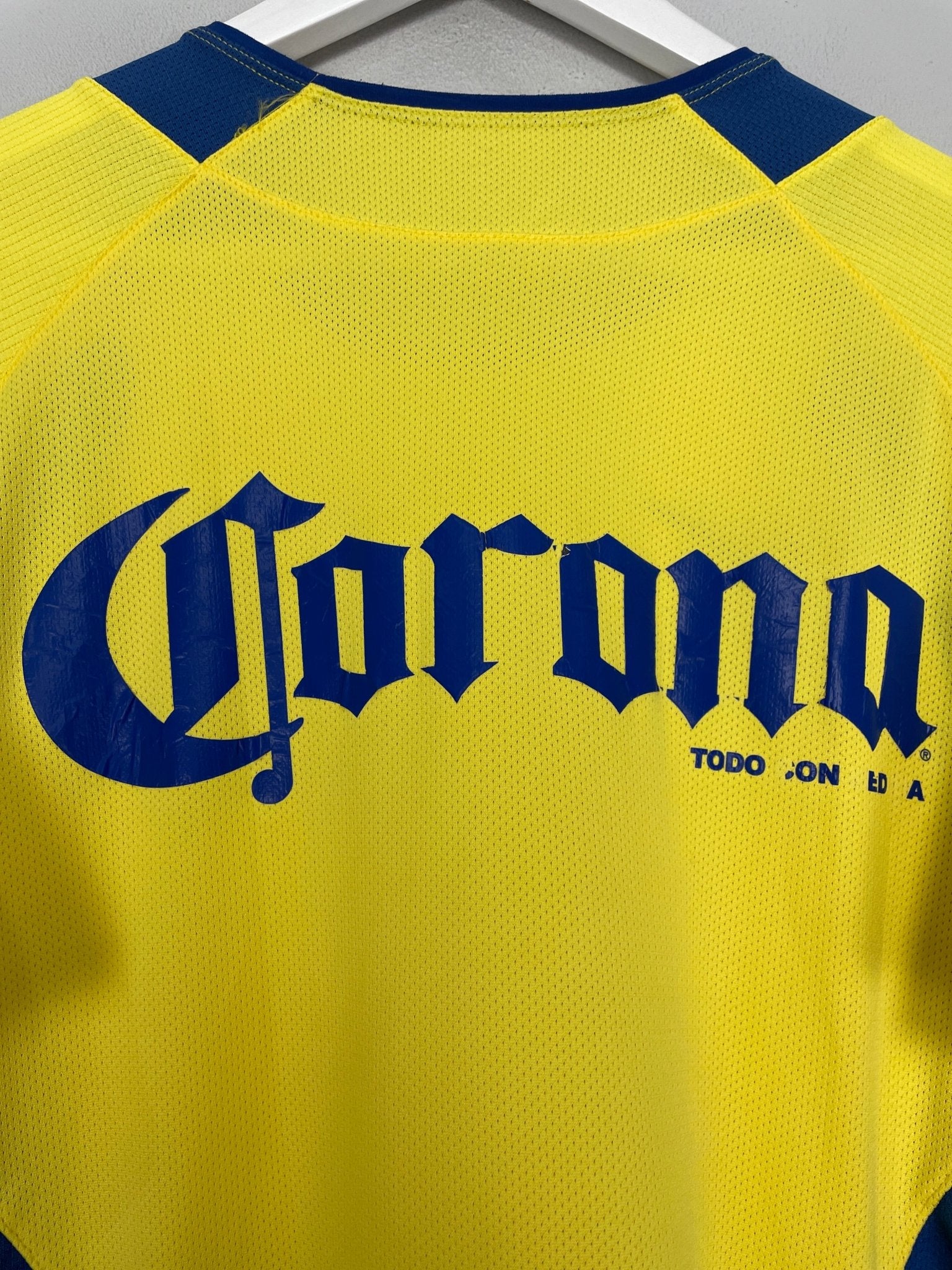 Shop 2005/06 CLUB AMERICA HOME SHIRT (L) NIKE, classic football shirts, vintage football shirts & retro soccer jerseys at Cult Kits