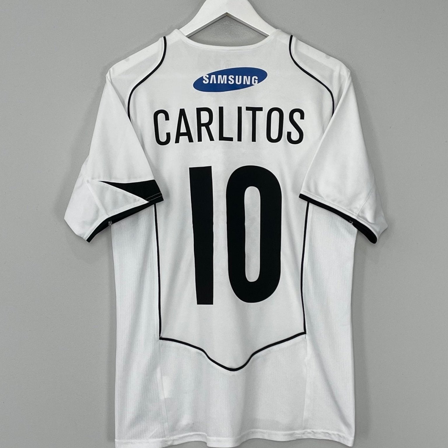 Shop 2005/06 CORINTHIANS CARLITOS #10 HOME SHIRT (M) NIKE, classic football shirts, vintage football shirts & retro soccer jerseys at Cult Kits