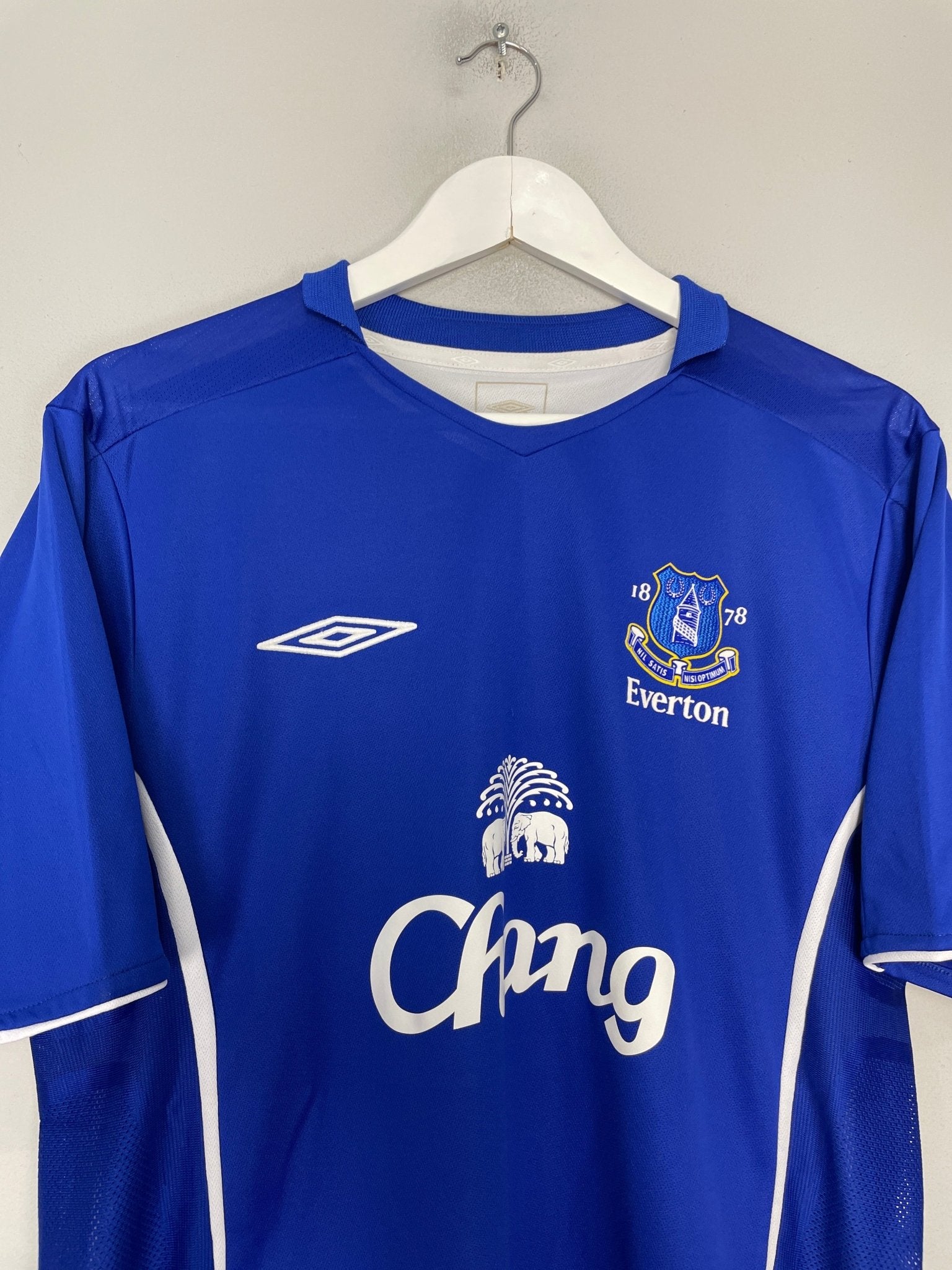 Shop 2005/06 EVERTON FERGUSON #9 HOME SHIRT (L) UMBRO, classic football shirts, vintage football shirts & retro soccer jerseys at Cult Kits