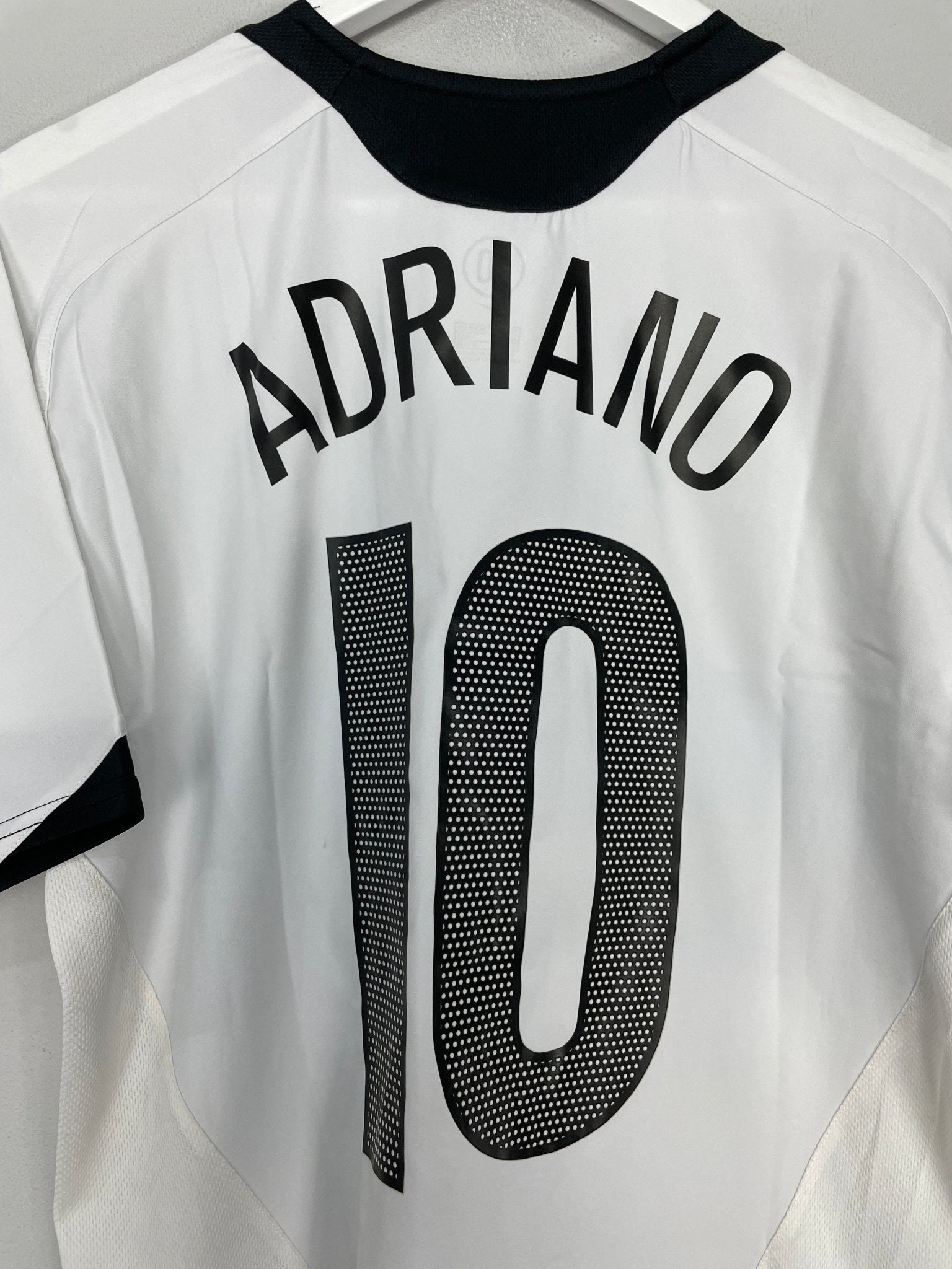 Shop 2005/06 INTER MILAN ADRIANO #10 AWAY SHIRT (M) NIKE, classic football shirts, vintage football shirts & retro soccer jerseys at Cult Kits