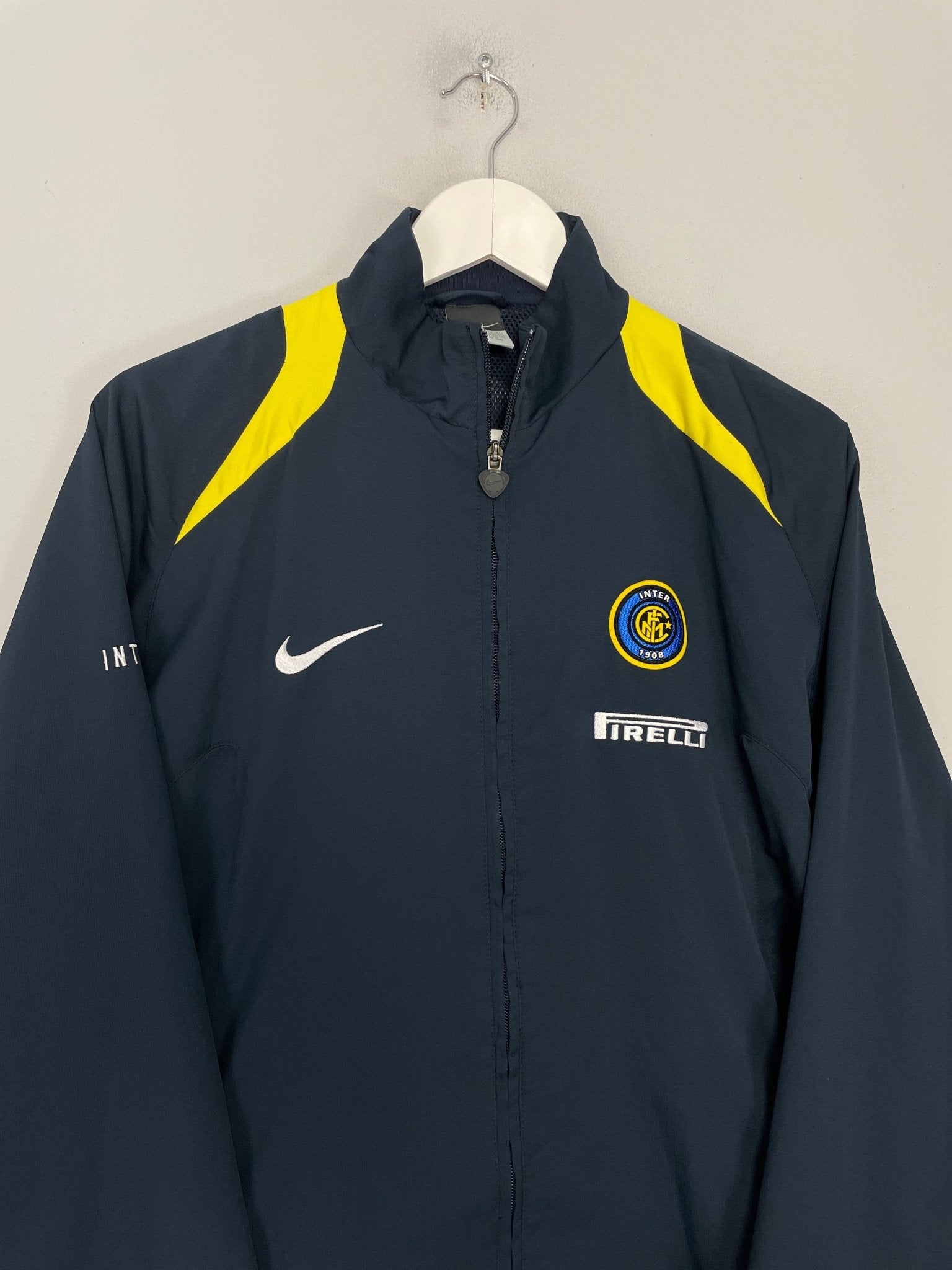 Shop 2005/06 INTER MILAN FULL TRACKSUIT (L) NIKE, classic football shirts, vintage football shirts & retro soccer jerseys at Cult Kits