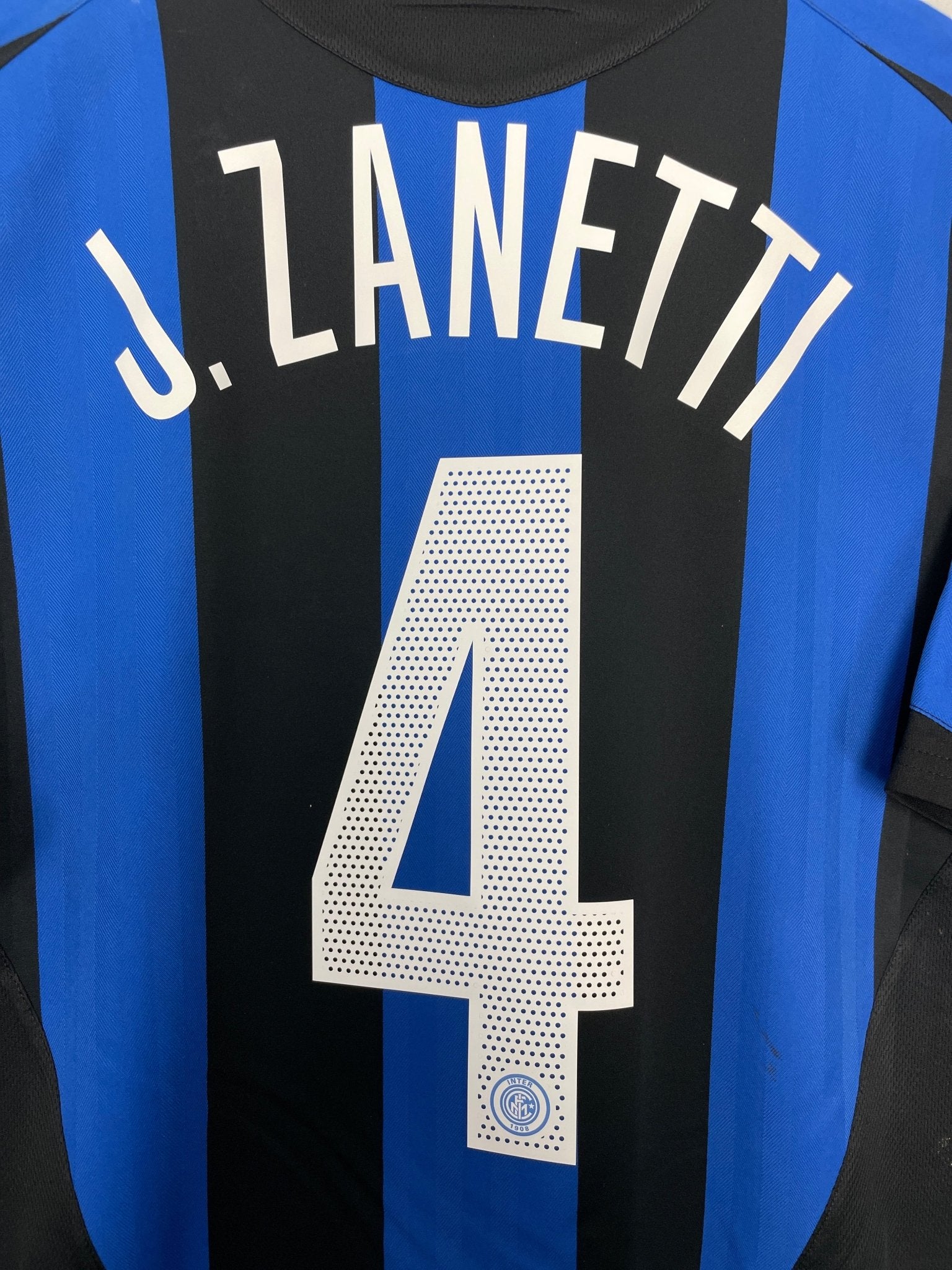 Shop 2005/06 INTER MILAN J.ZANETTI #4 HOME SHIRT (L) NIKE, classic football shirts, vintage football shirts & retro soccer jerseys at Cult Kits