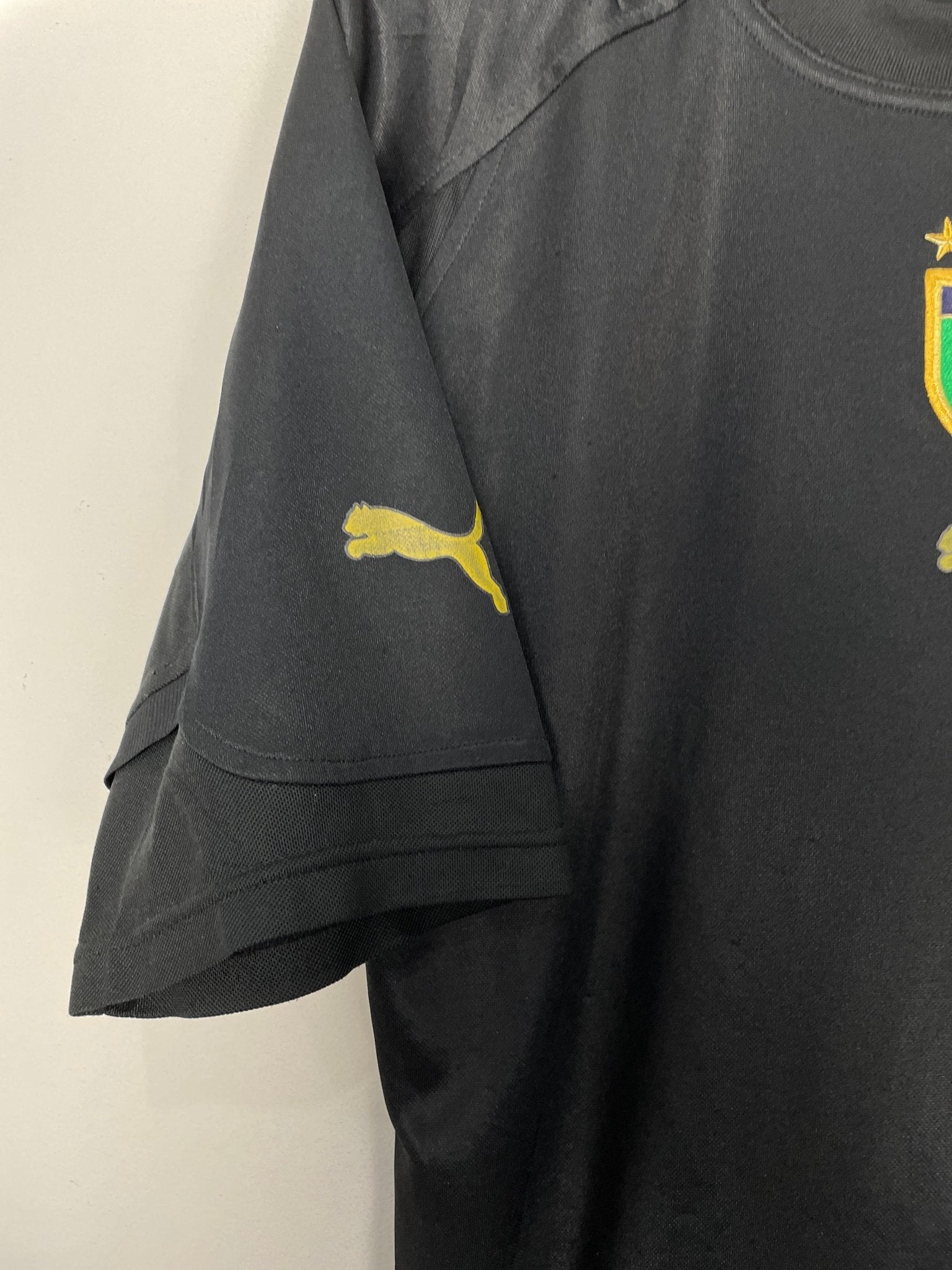 Shop 2005/06 ITALY BUFFON #1 GK SHIRT (XL) PUMA, classic football shirts, vintage football shirts & retro soccer jerseys at Cult Kits