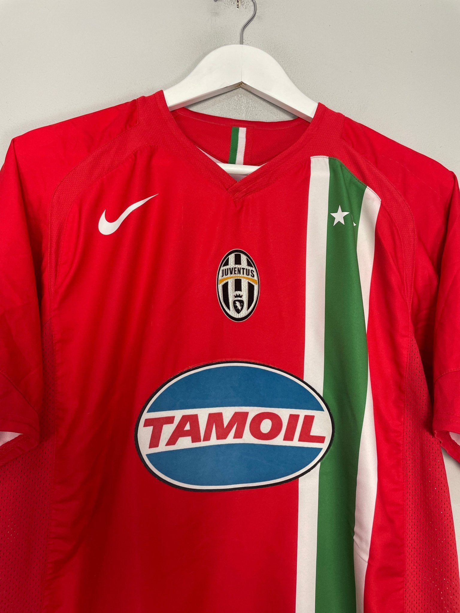 Shop 2005/06 JUVENTUS BUFFON #1 AWAY SHIRT (M) NIKE, classic football shirts, vintage football shirts & retro soccer jerseys at Cult Kits