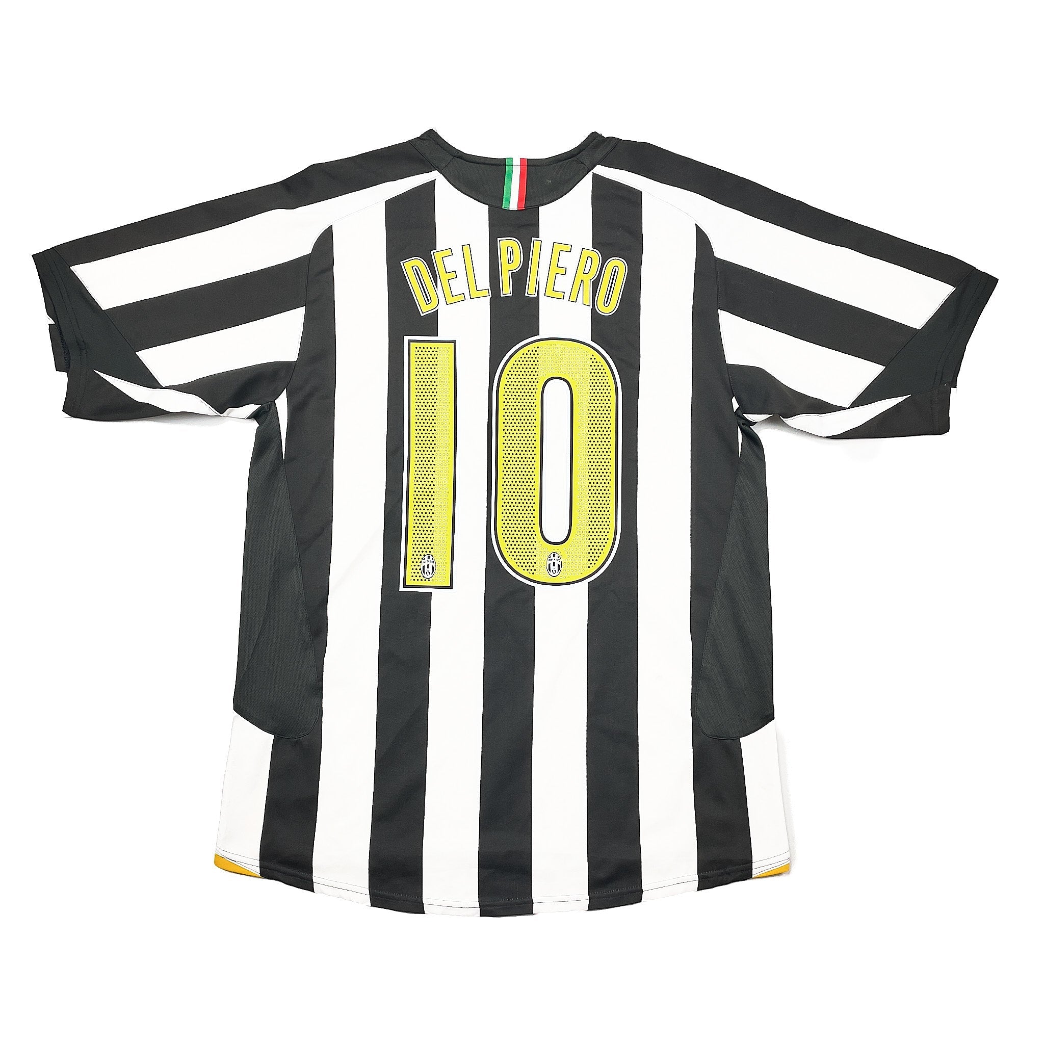 Buy 2005/06 JUVENTUS DEL PIERO 10 HOME SHIRT (M) NIKE ~ Free worldwide shipping available ~ Authentic Vintage Football Shirts from Cult Kits