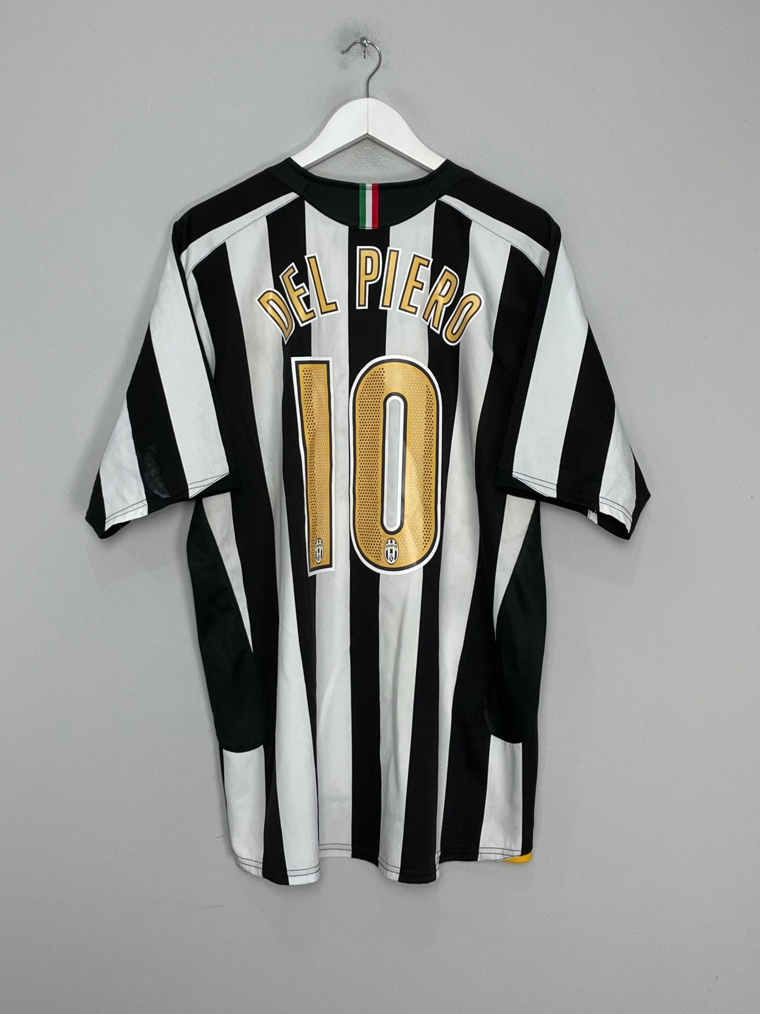 Shop 2005/06 JUVENTUS DEL PIERO #10 HOME SHIRT (XL) NIKE, classic football shirts, vintage football shirts & retro soccer jerseys at Cult Kits