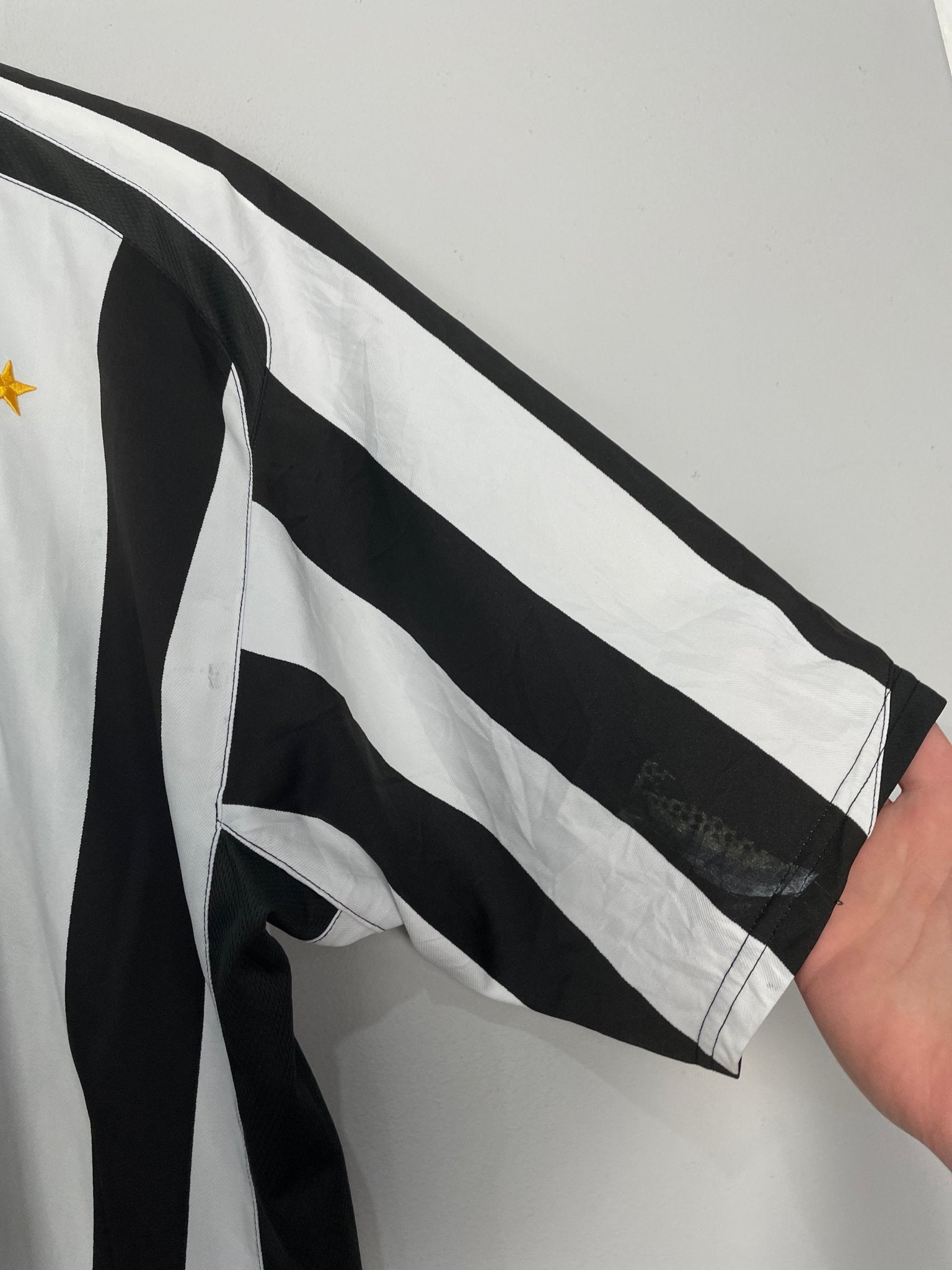 Shop 2005/06 JUVENTUS DEL PIERO #10 HOME SHIRT (XL) NIKE, classic football shirts, vintage football shirts & retro soccer jerseys at Cult Kits