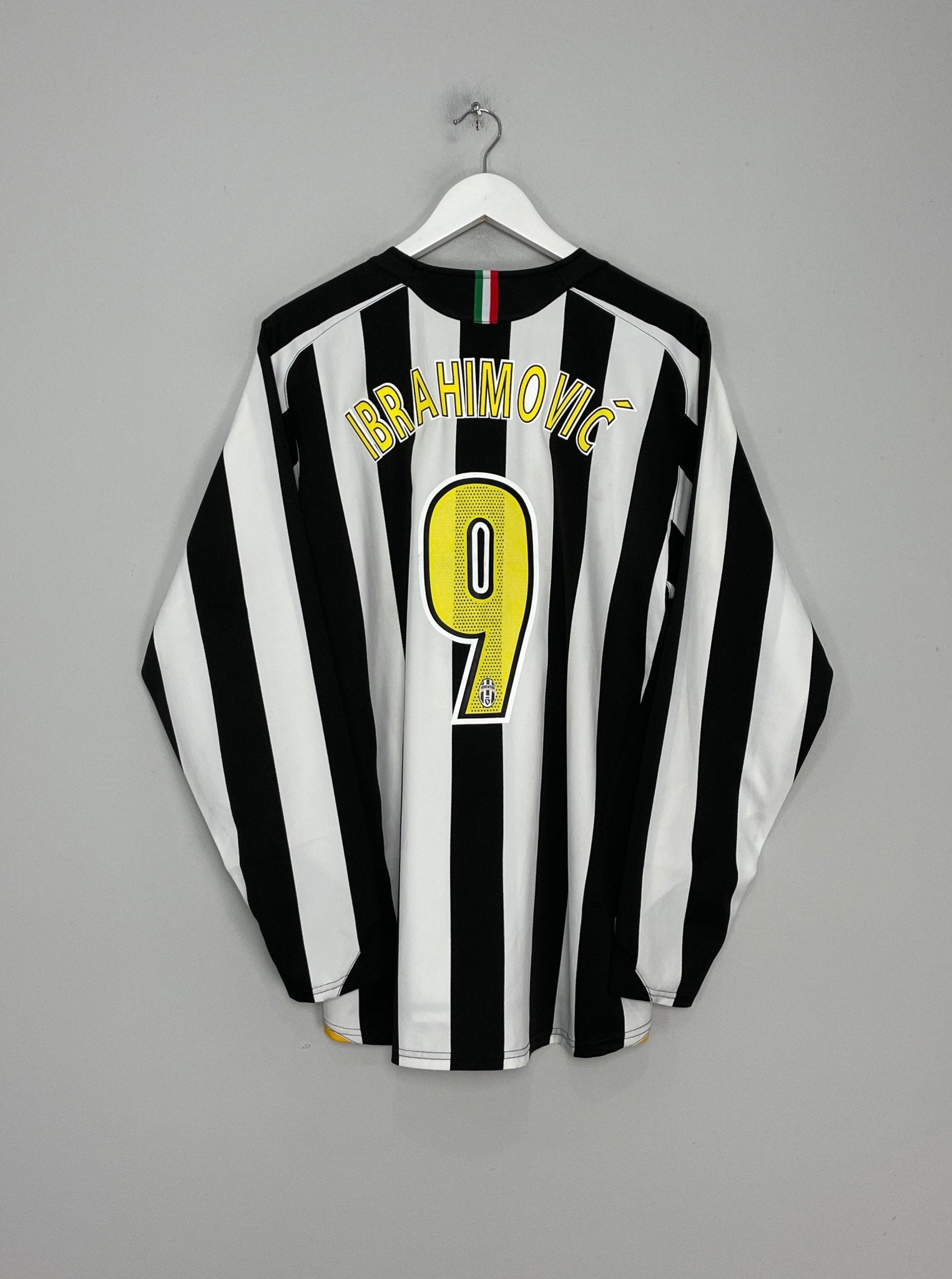 Shop 2005/06 JUVENTUS IBRAHIMOVIC #9 L/S HOME SHIRT (L) NIKE, classic football shirts, vintage football shirts & retro soccer jerseys at Cult Kits
